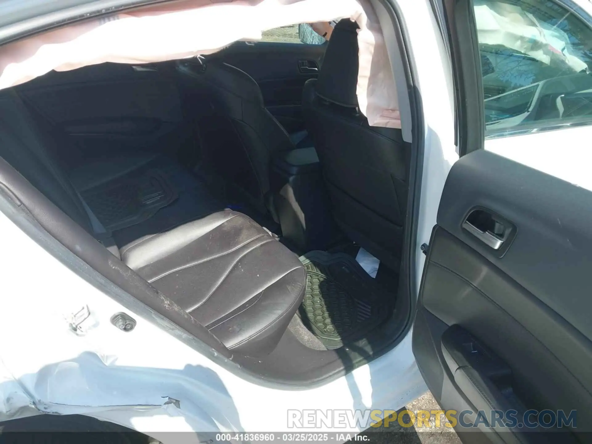 8 fotografías del automóvil dañado 19UDE2F37KA000916 ACURA ILX 2019
