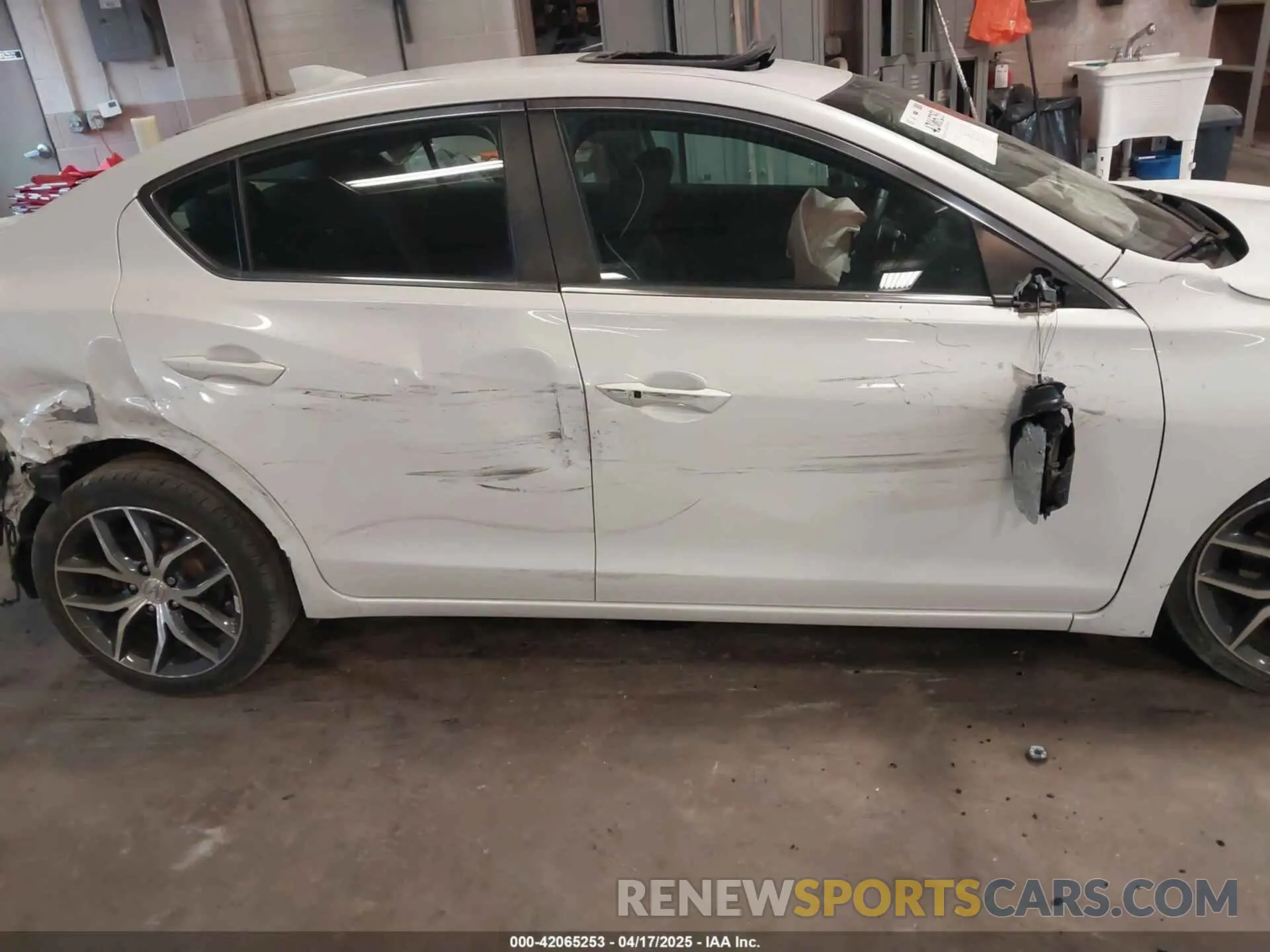 17 fotografías del automóvil dañado 19UDE2F76KA007150 ACURA ILX 2019