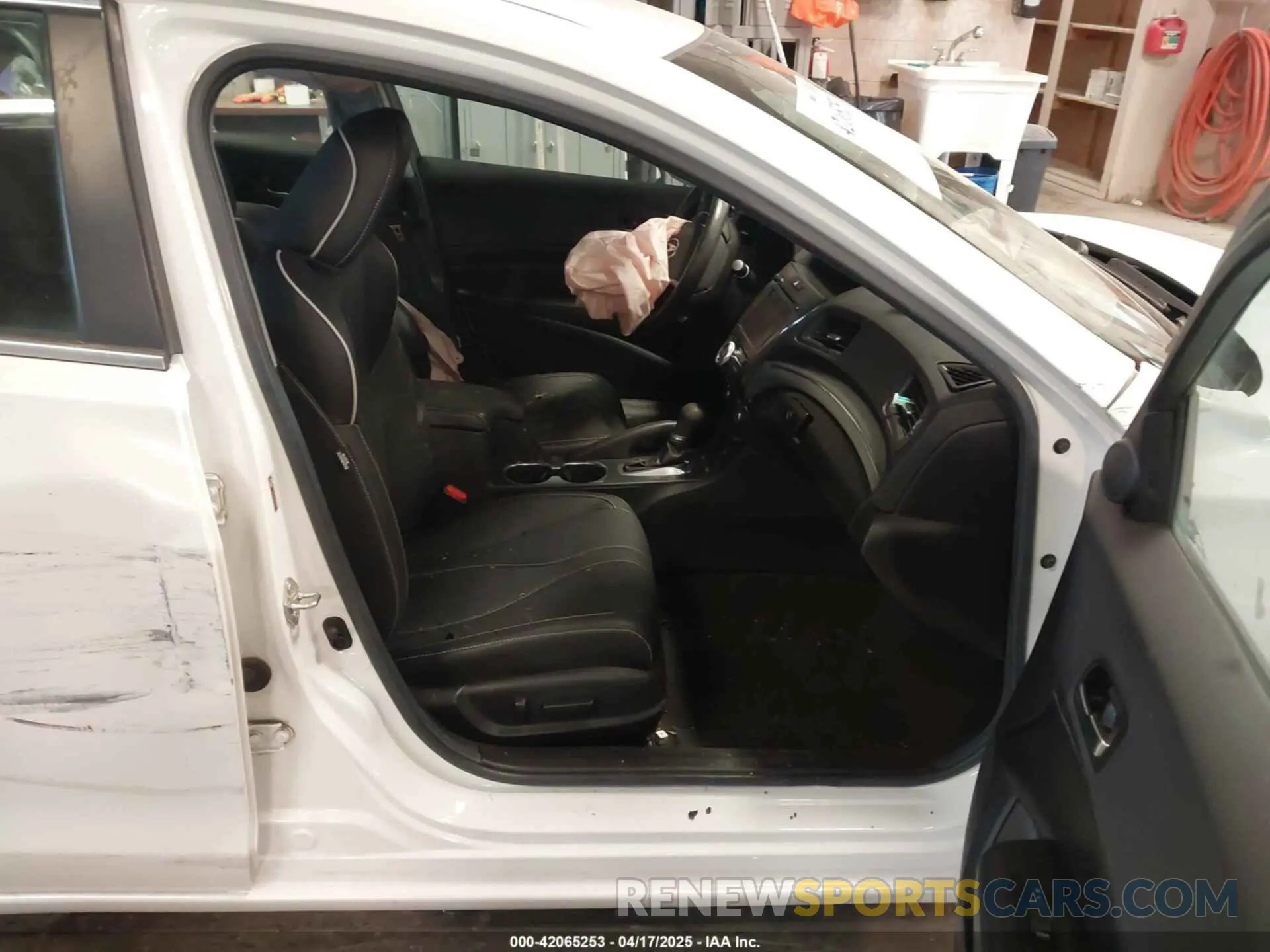 5 fotografías del automóvil dañado 19UDE2F76KA007150 ACURA ILX 2019
