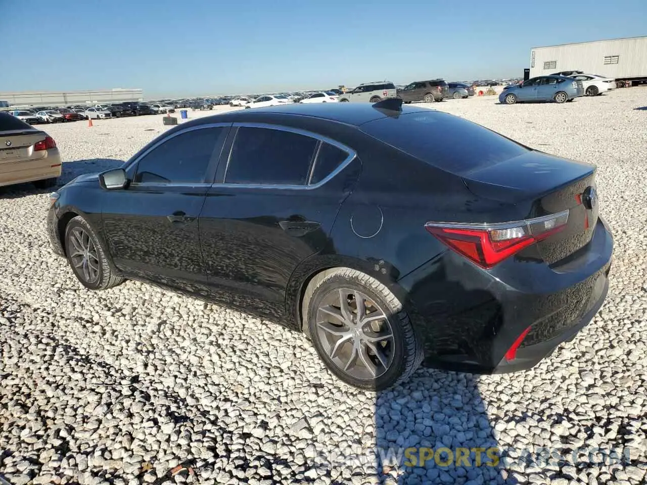 2 fotografías del automóvil dañado 19UDE2F76KA015247 ACURA ILX 2019