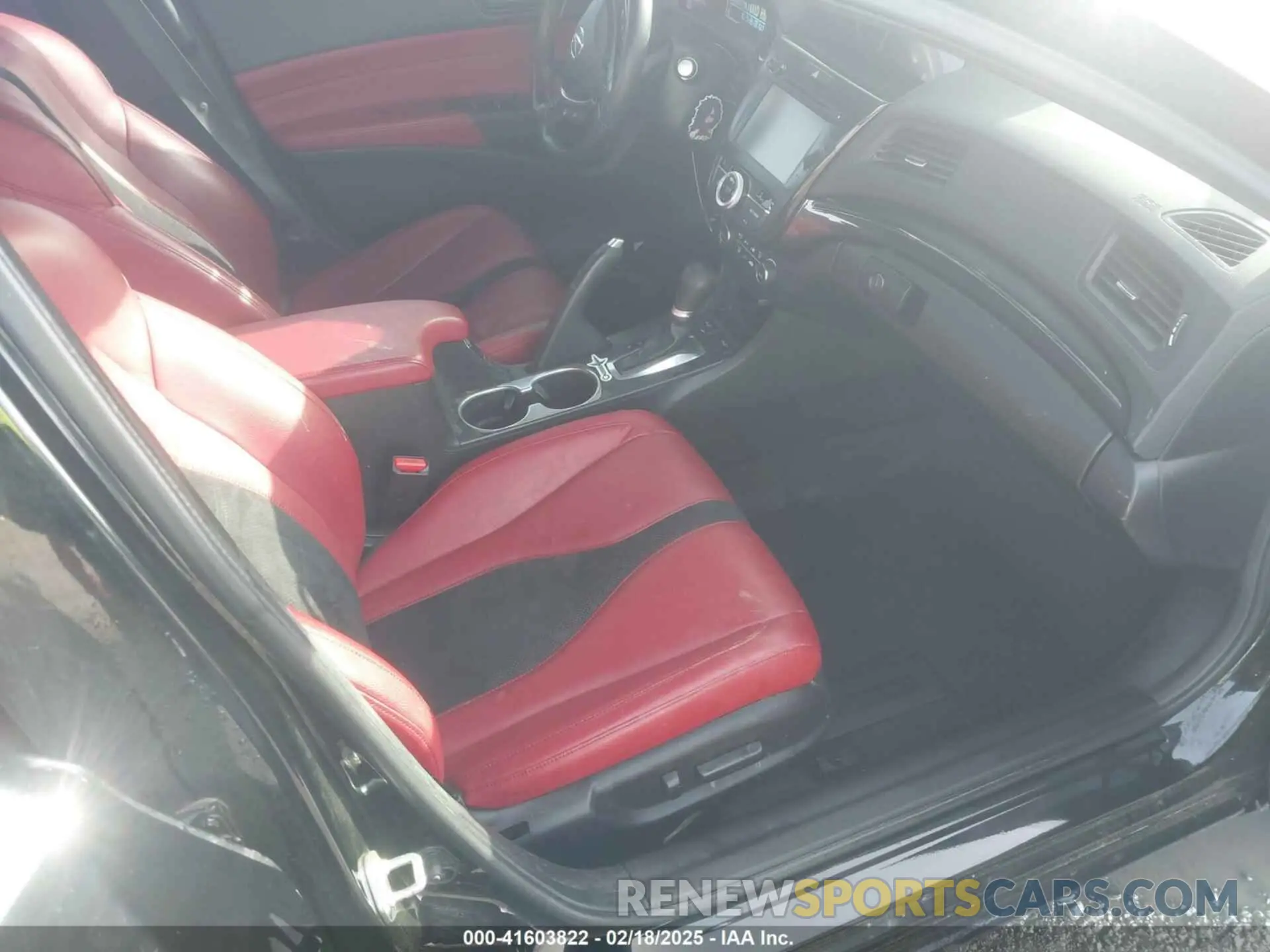 5 fotografías del automóvil dañado 19UDE2F87KA010292 ACURA ILX 2019