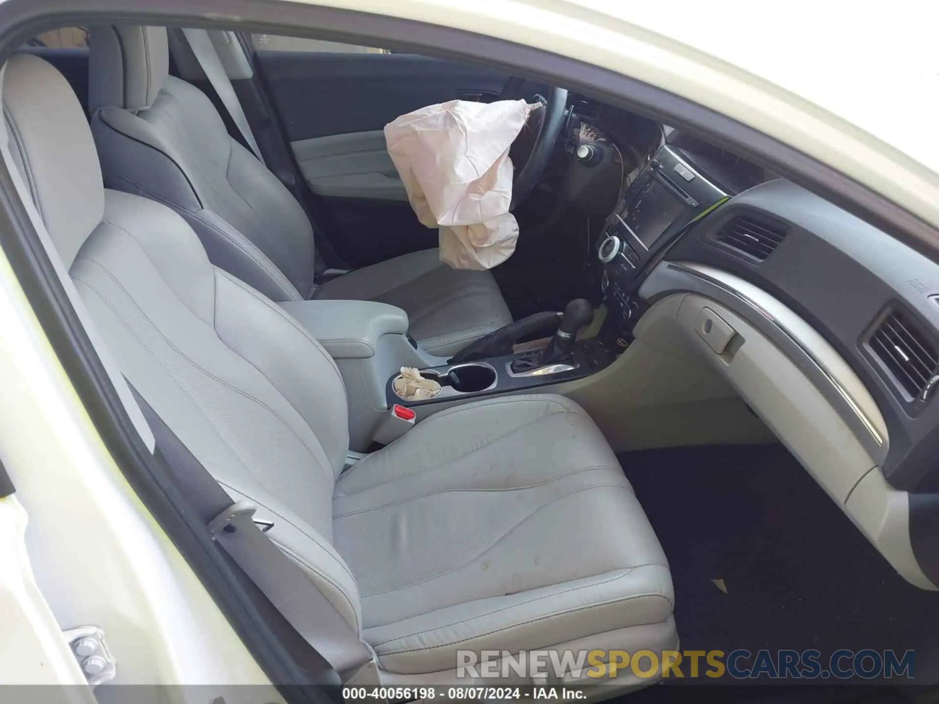5 fotografías del automóvil dañado 19UDE2F70LA010403 ACURA ILX 2020