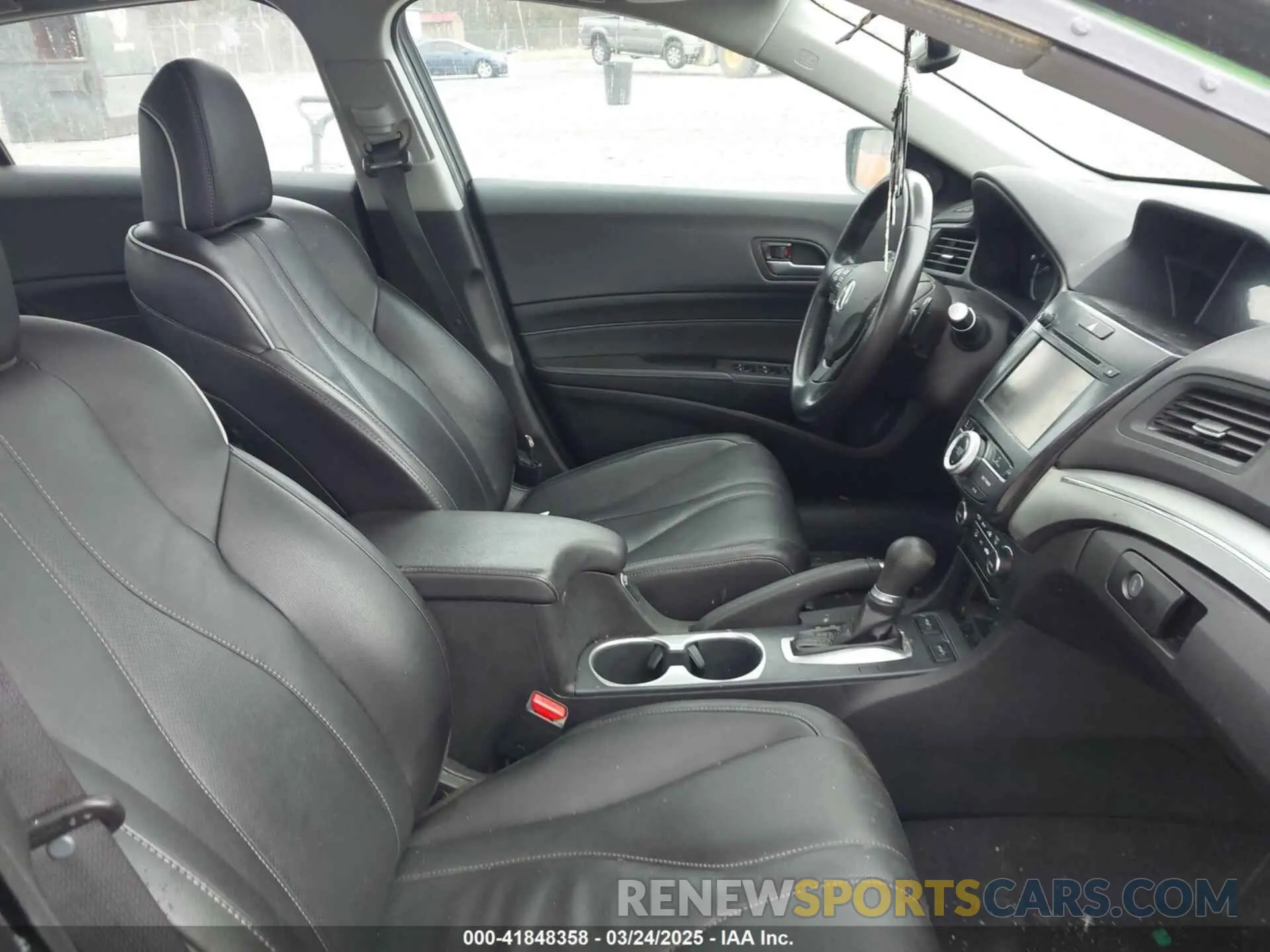 5 fotografías del automóvil dañado 19UDE2F75LA008758 ACURA ILX 2020
