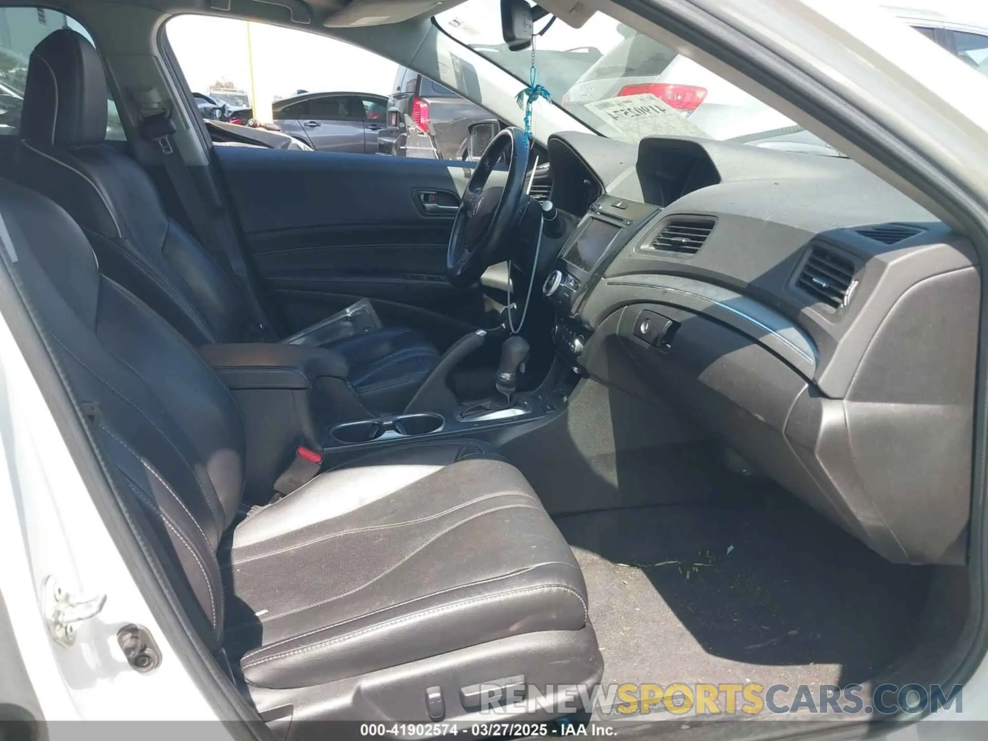 5 fotografías del automóvil dañado 19UDE2F76LA009773 ACURA ILX 2020