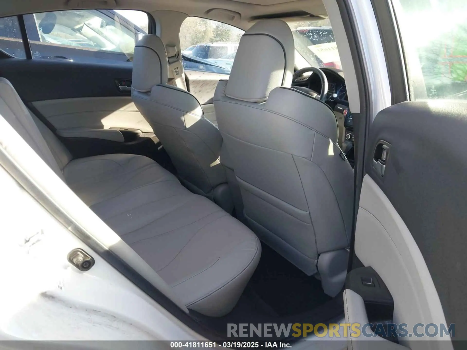 8 fotografías del automóvil dañado 19UDE2F77LA012987 ACURA ILX 2020