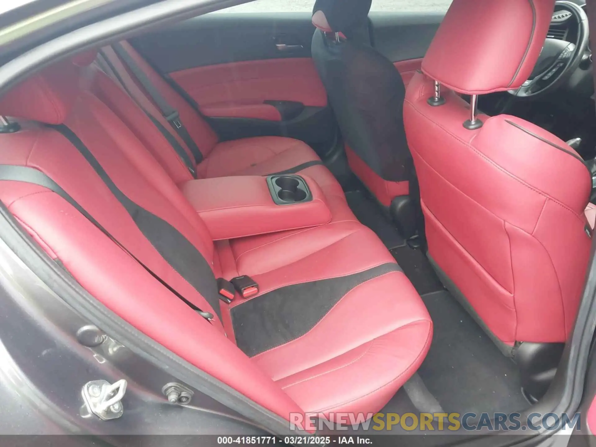 8 fotografías del automóvil dañado 19UDE2F81LA003713 ACURA ILX 2020