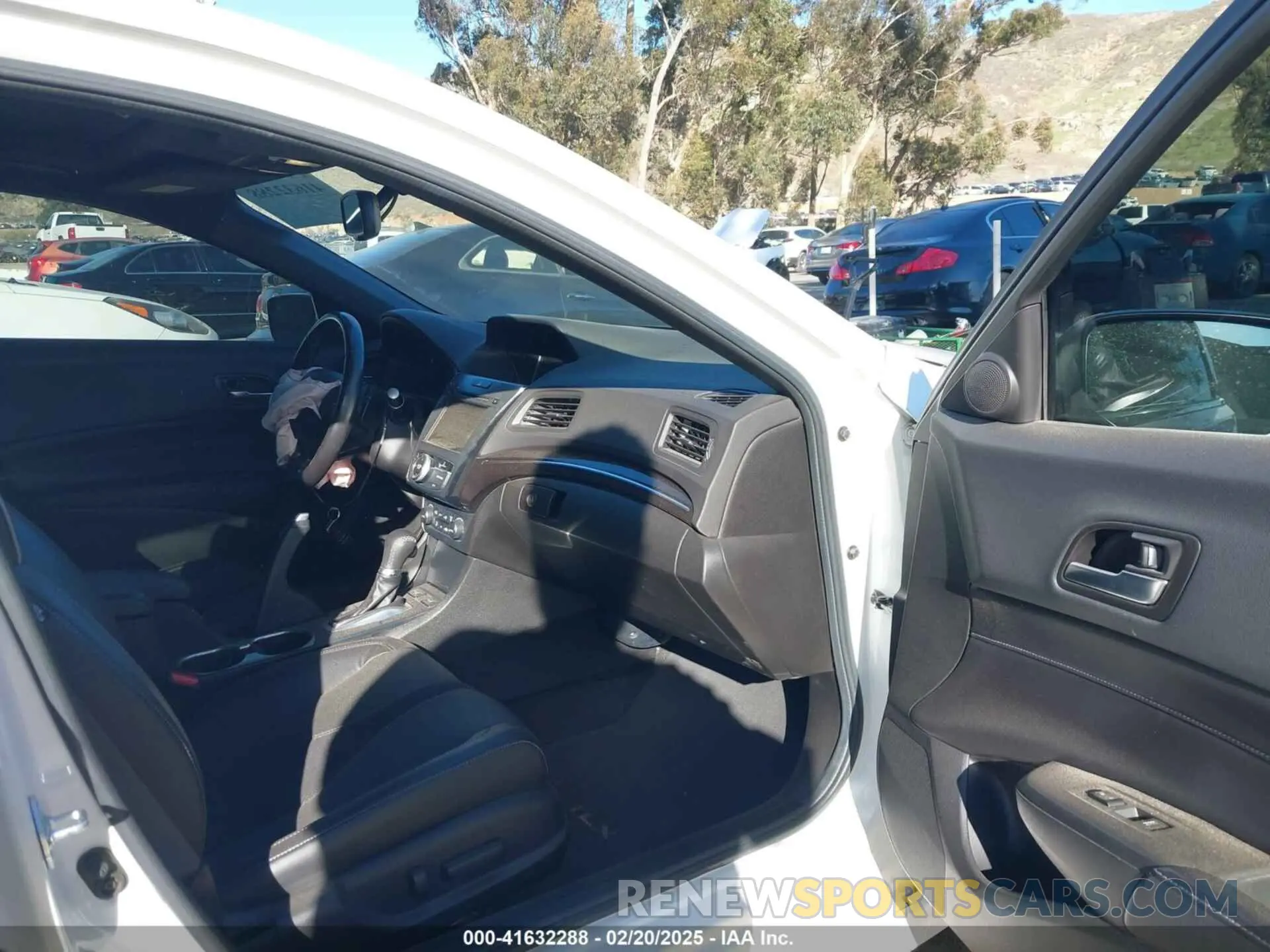 5 fotografías del automóvil dañado 19UDE2F80MA002540 ACURA ILX 2021