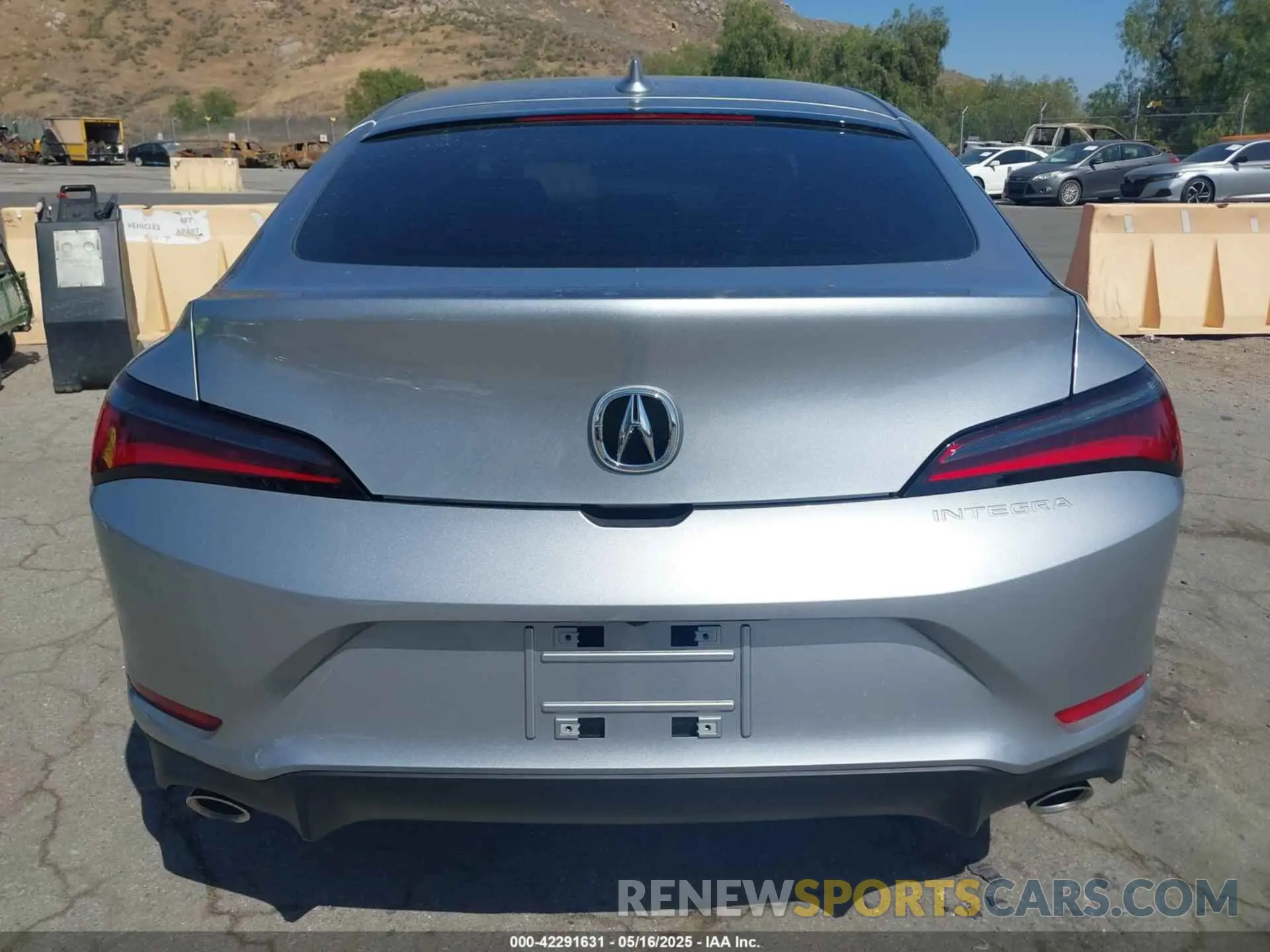 16 fotografías del automóvil dañado 19UDE4H26SA013673 ACURA INTEGRA 2025