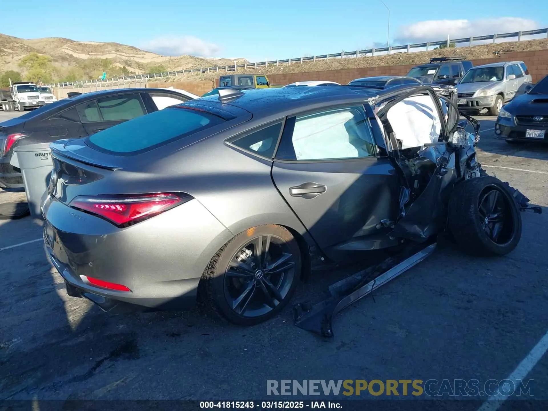 4 fotografías del automóvil dañado 19UDE4H67SA008288 ACURA INTEGRA 2025