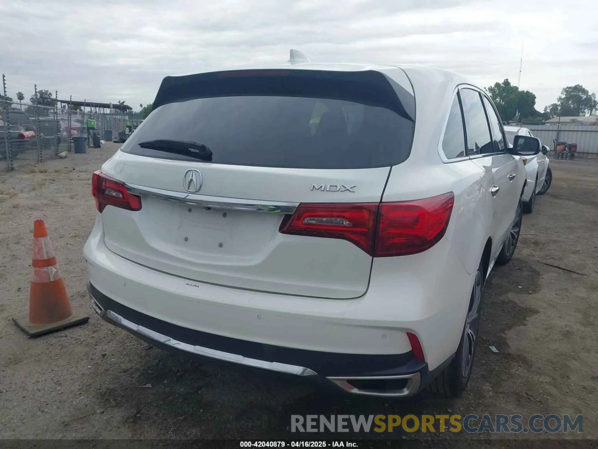 4 fotografías del automóvil dañado 5J8YD3H53KL003230 ACURA MDX 2019