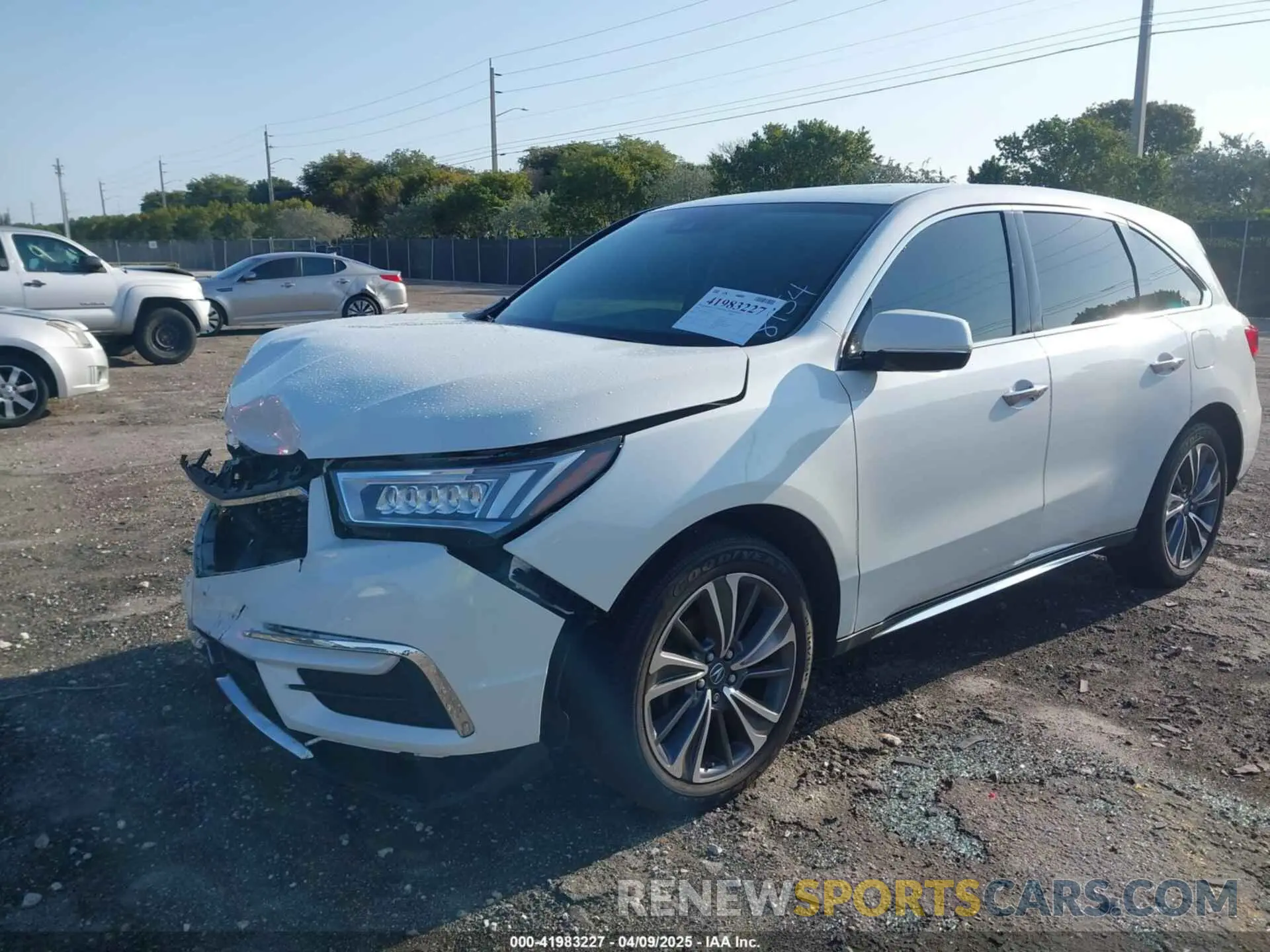 2 fotografías del automóvil dañado 5J8YD3H55KL008154 ACURA MDX 2019