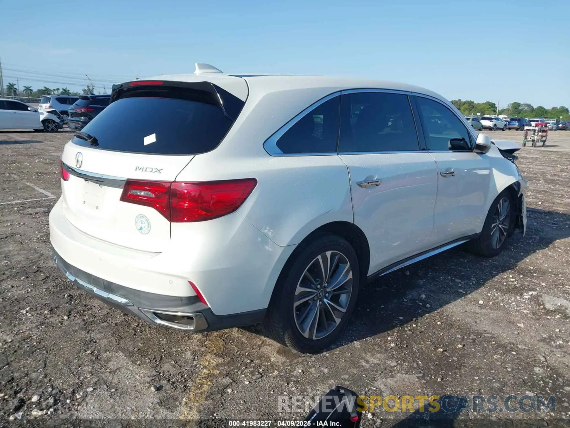 4 fotografías del automóvil dañado 5J8YD3H55KL008154 ACURA MDX 2019