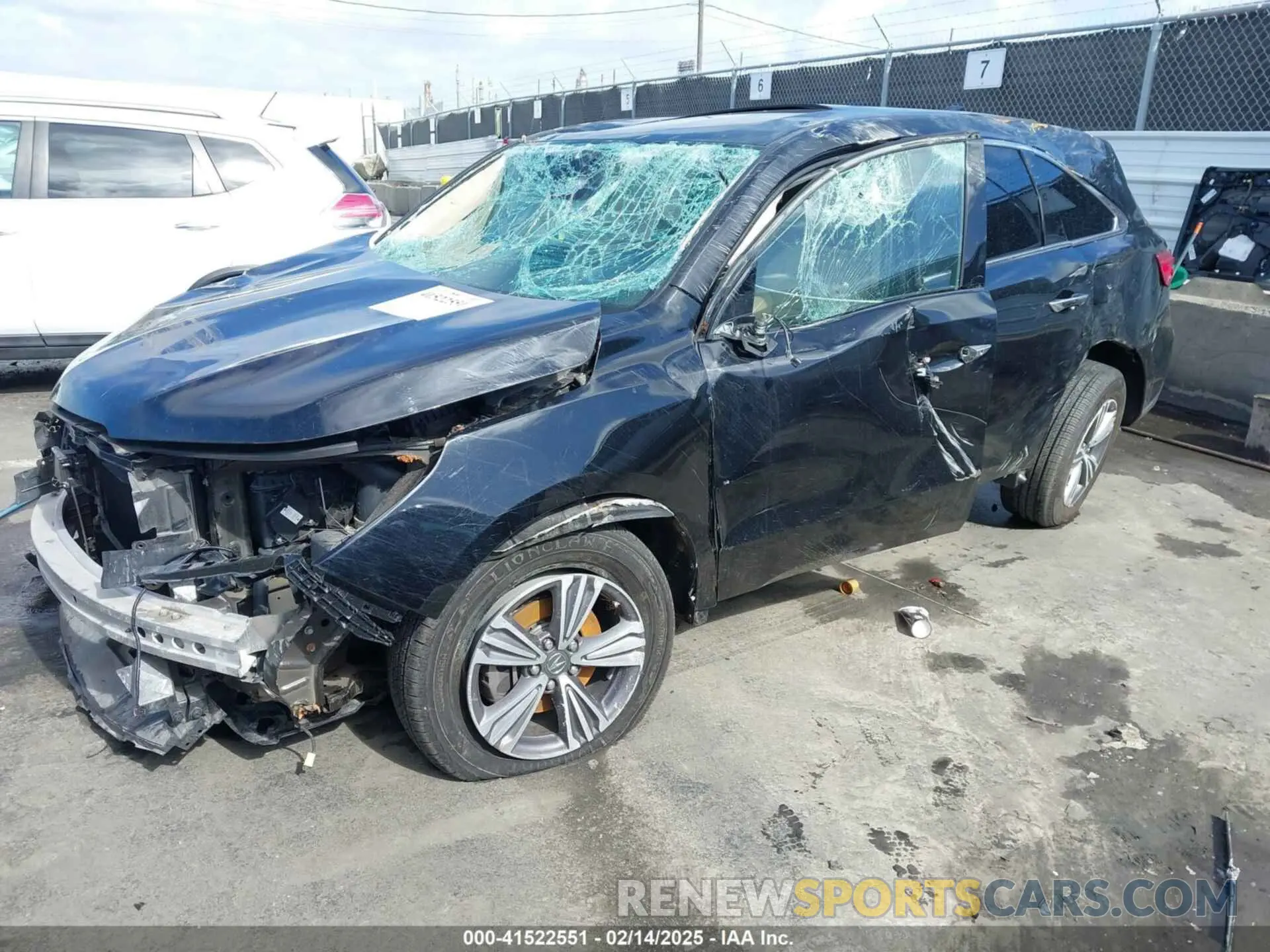 2 fotografías del automóvil dañado 5J8YD4H30KL001830 ACURA MDX 2019