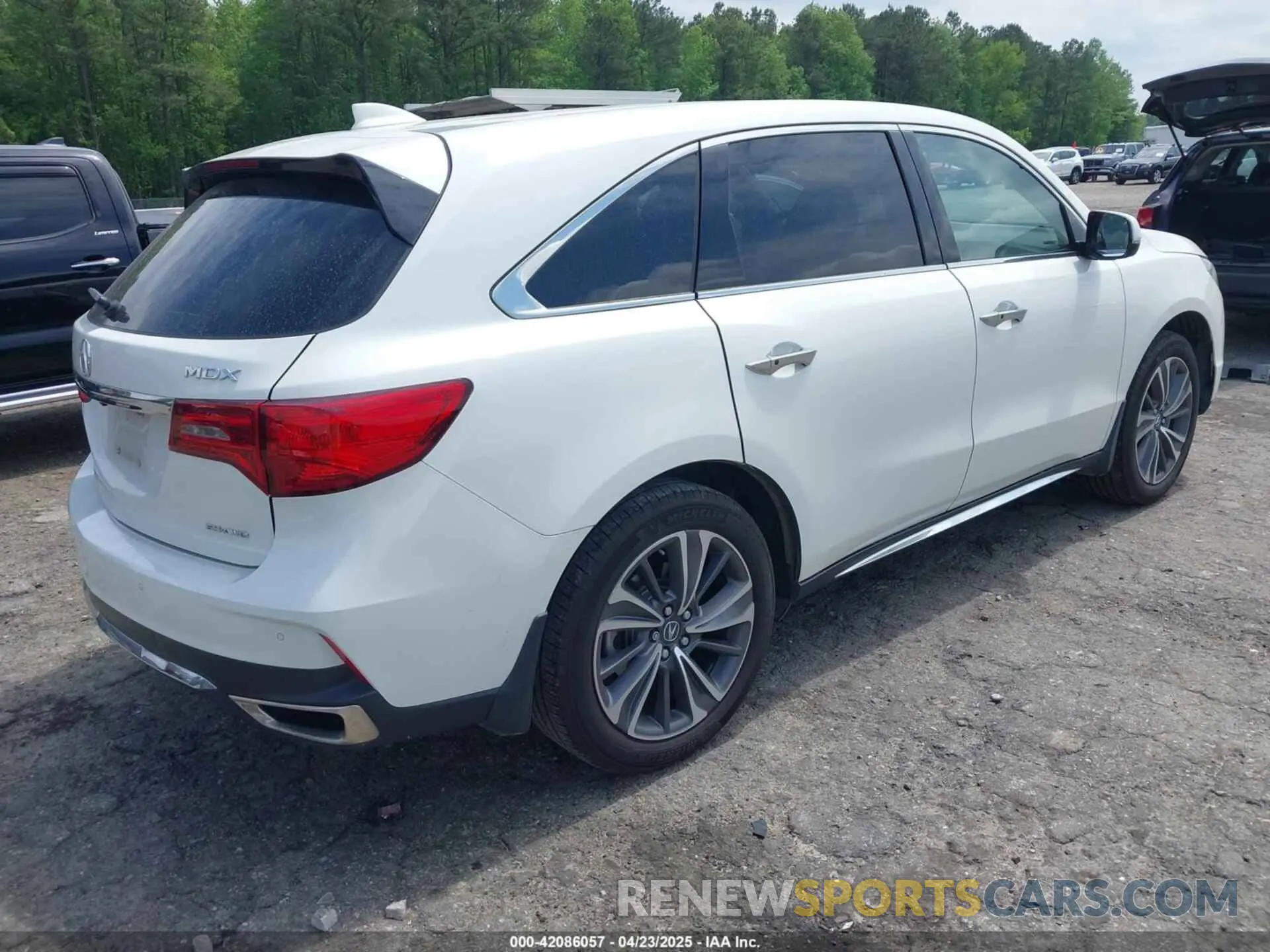4 fotografías del automóvil dañado 5J8YD4H55KL000447 ACURA MDX 2019