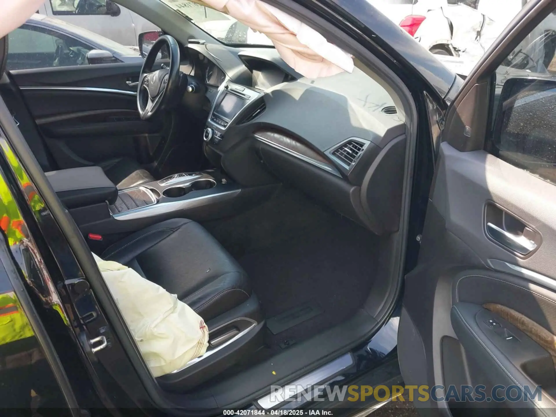 5 fotografías del automóvil dañado 5J8YD4H55KL028765 ACURA MDX 2019