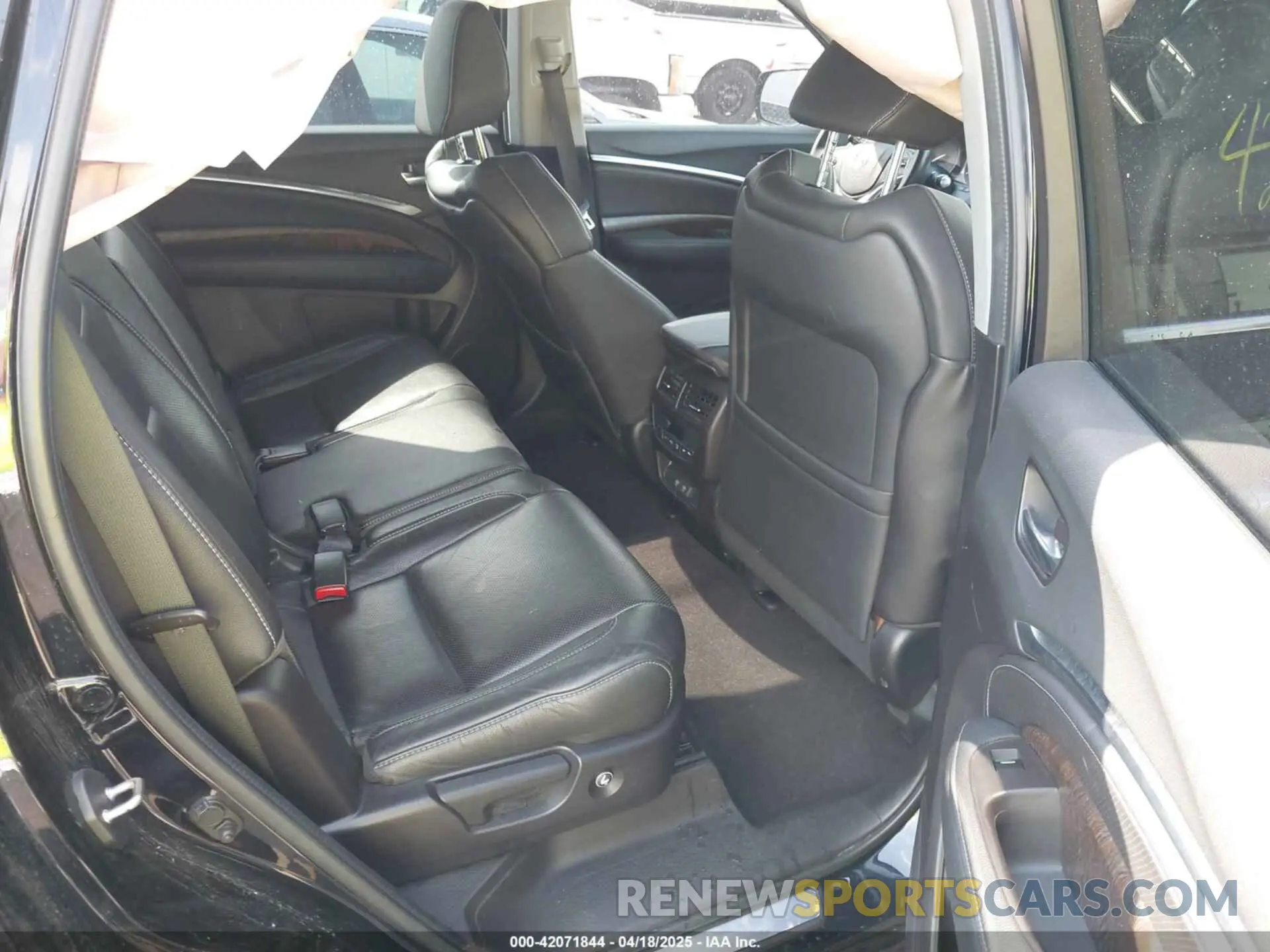 8 fotografías del automóvil dañado 5J8YD4H55KL028765 ACURA MDX 2019