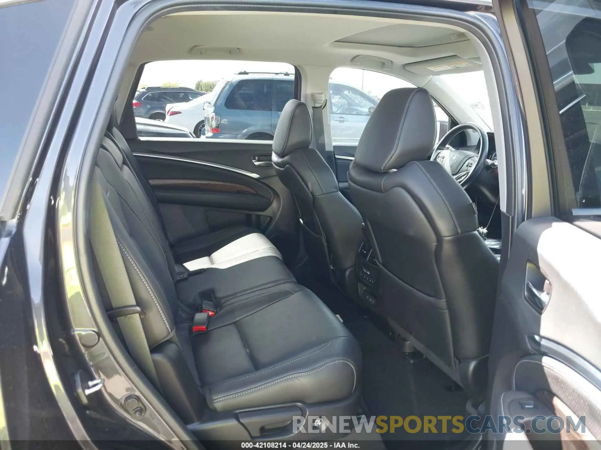 8 fotografías del automóvil dañado 5J8YD4H5XKL029023 ACURA MDX 2019