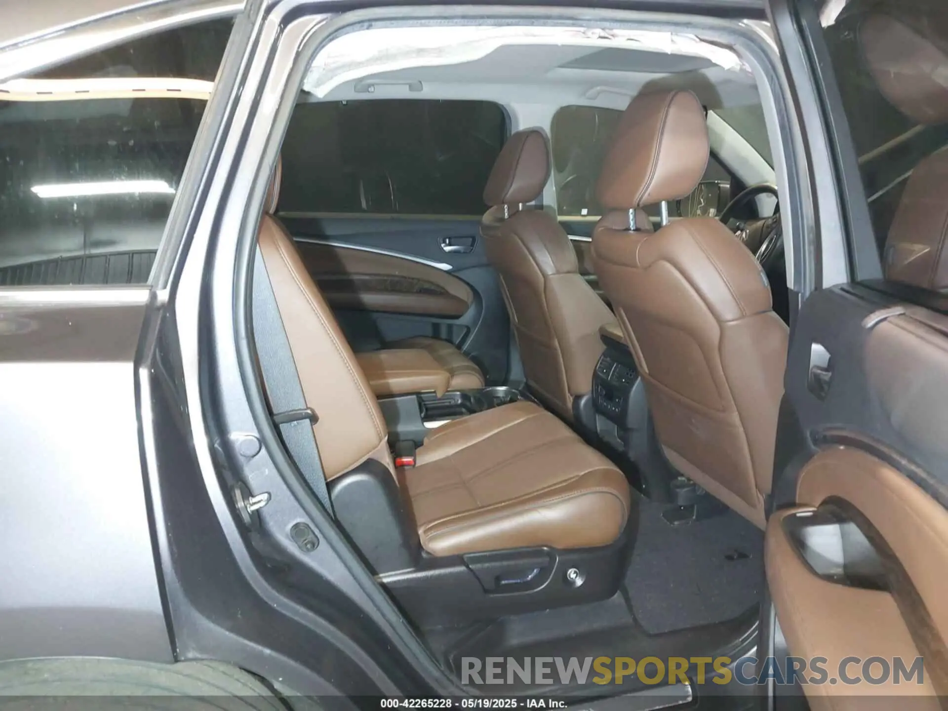 8 fotografías del automóvil dañado 5J8YD4H87KL029538 ACURA MDX 2019