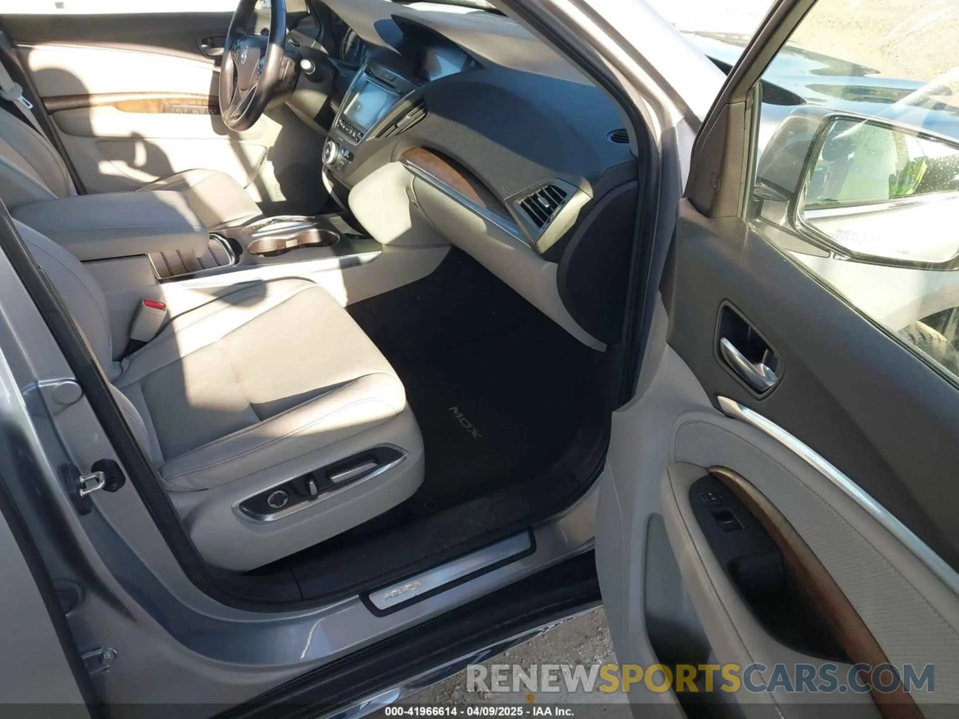 5 fotografías del automóvil dañado 5J8YD3H50LL005535 ACURA MDX 2020