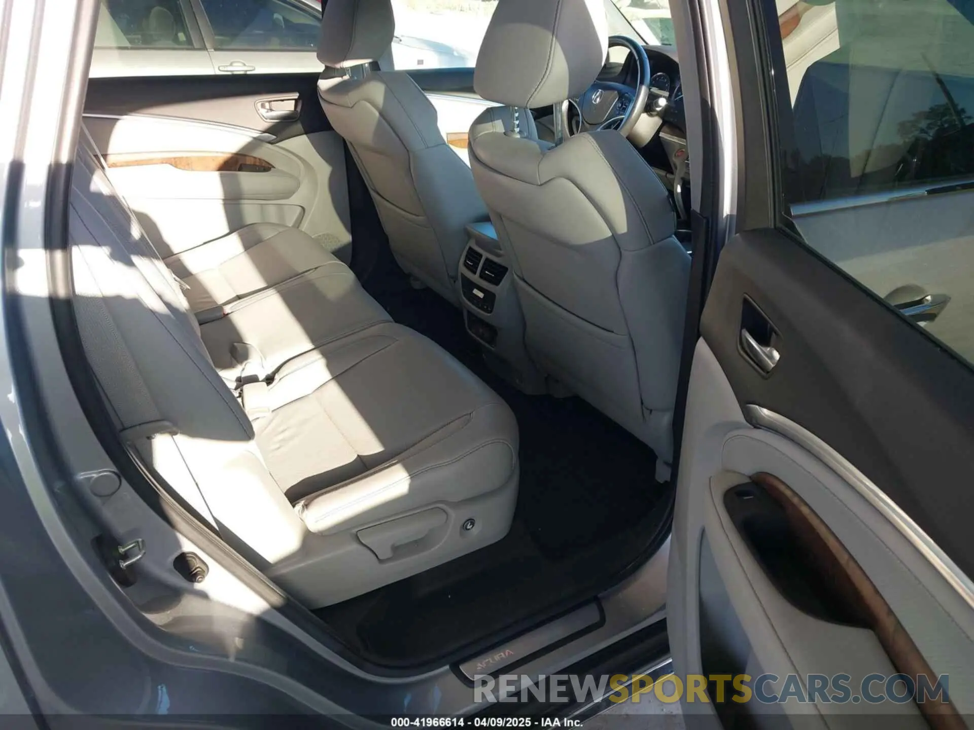 8 fotografías del automóvil dañado 5J8YD3H50LL005535 ACURA MDX 2020