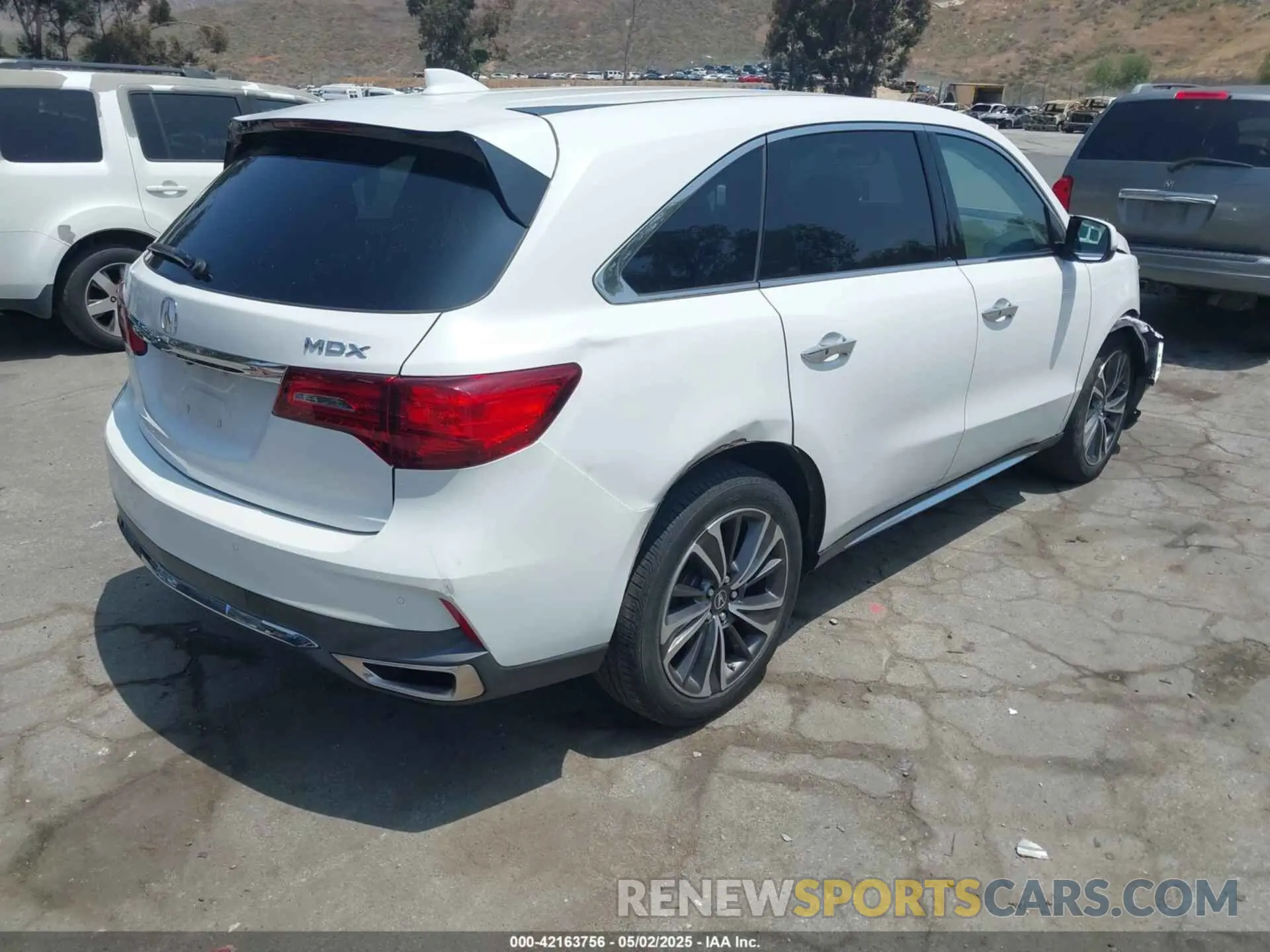4 fotografías del automóvil dañado 5J8YD3H54LL001794 ACURA MDX 2020