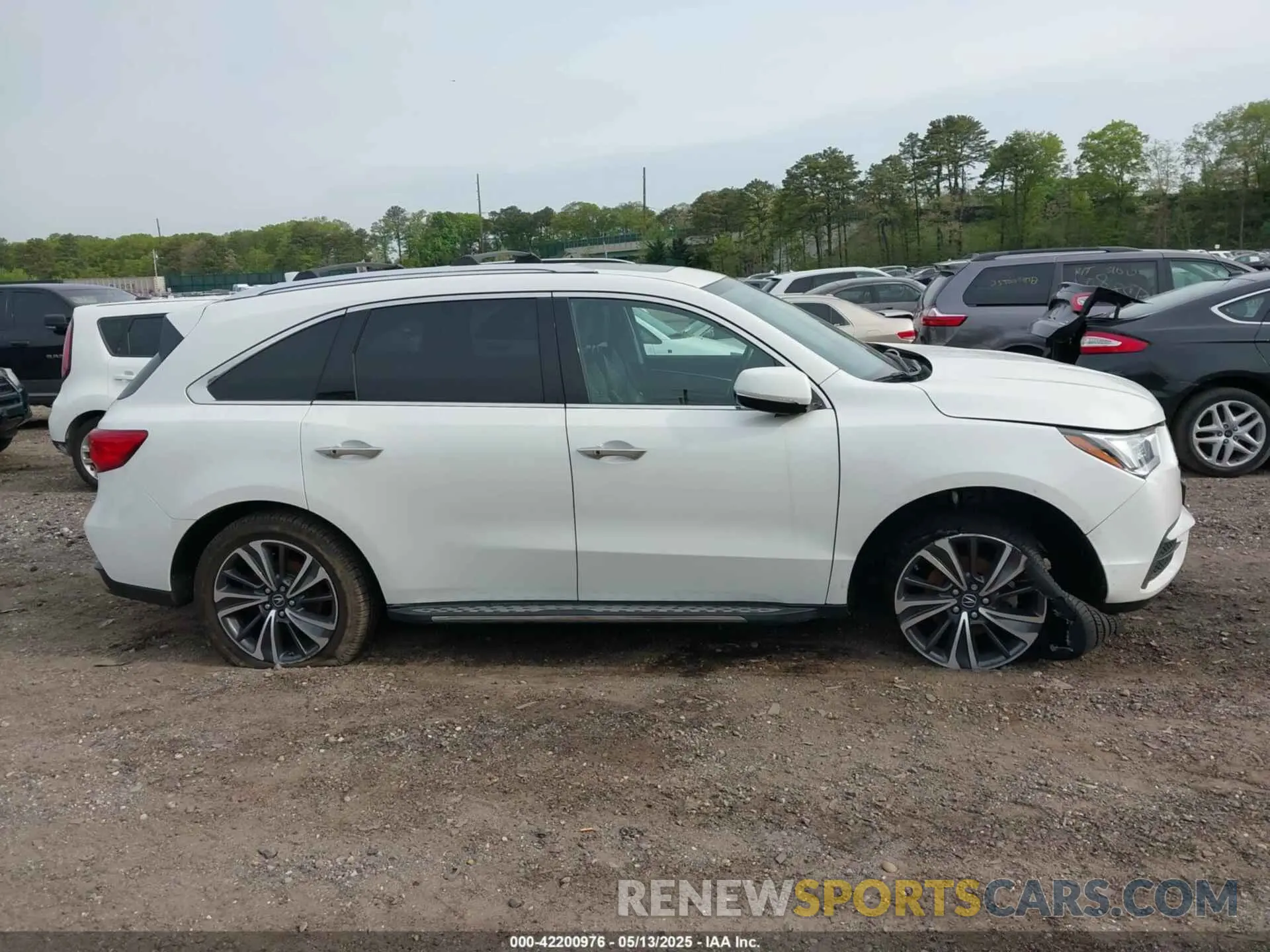13 fotografías del automóvil dañado 5J8YD4H5XLL005970 ACURA MDX 2020