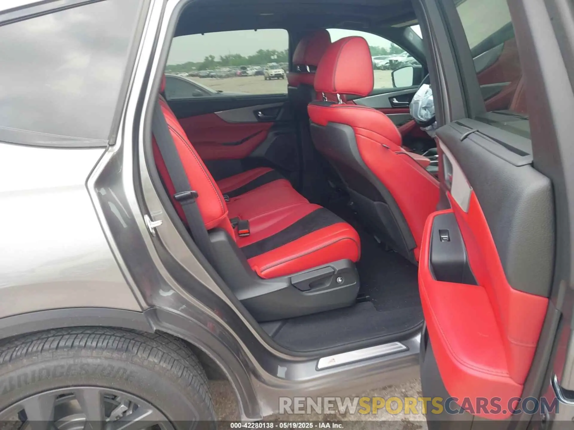 8 fotografías del automóvil dañado 5J8YE1H06NL050763 ACURA MDX 2022