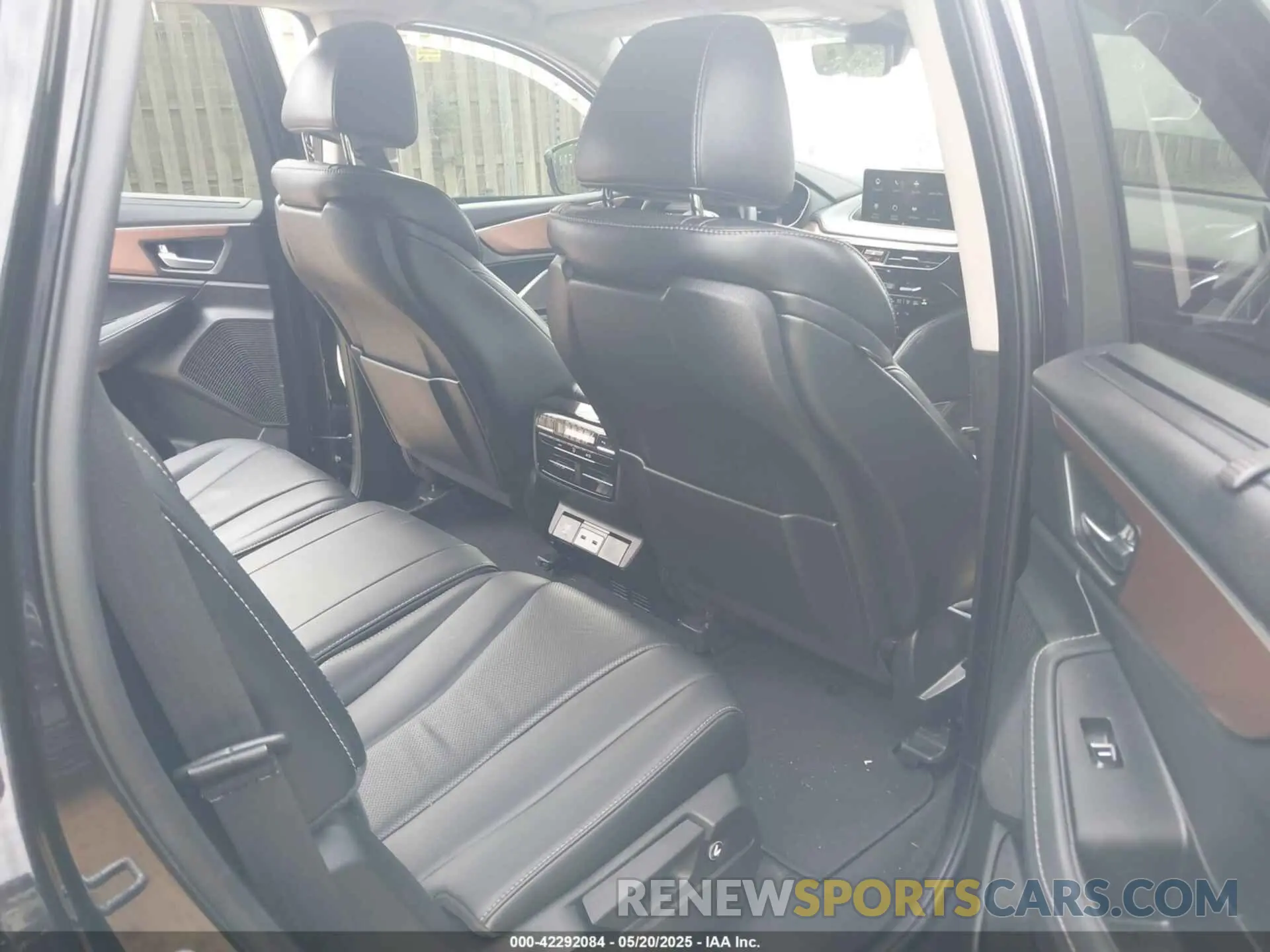 8 fotografías del automóvil dañado 5J8YE1H47NL039158 ACURA MDX 2022