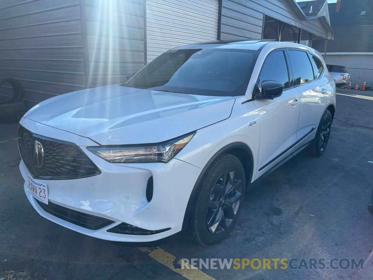 2 fotografías del automóvil dañado 5J8YE1H0XPL037551 ACURA MDX 2023