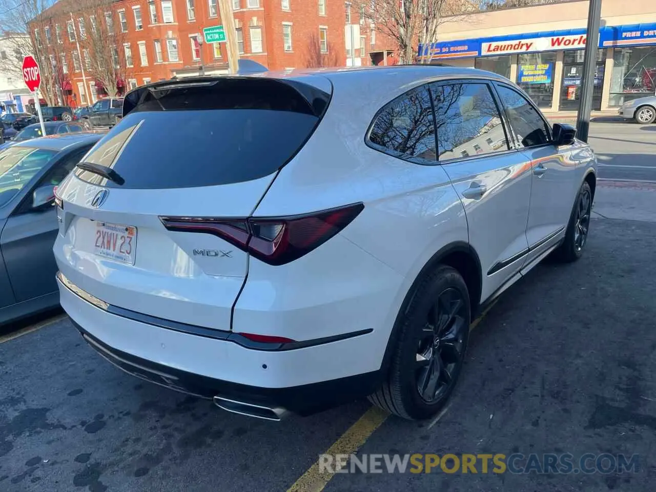4 fotografías del automóvil dañado 5J8YE1H0XPL037551 ACURA MDX 2023