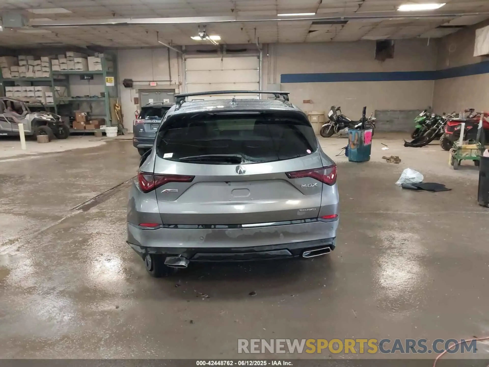 16 fotografías del automóvil dañado 5J8YE1H0XPL043110 ACURA MDX 2023