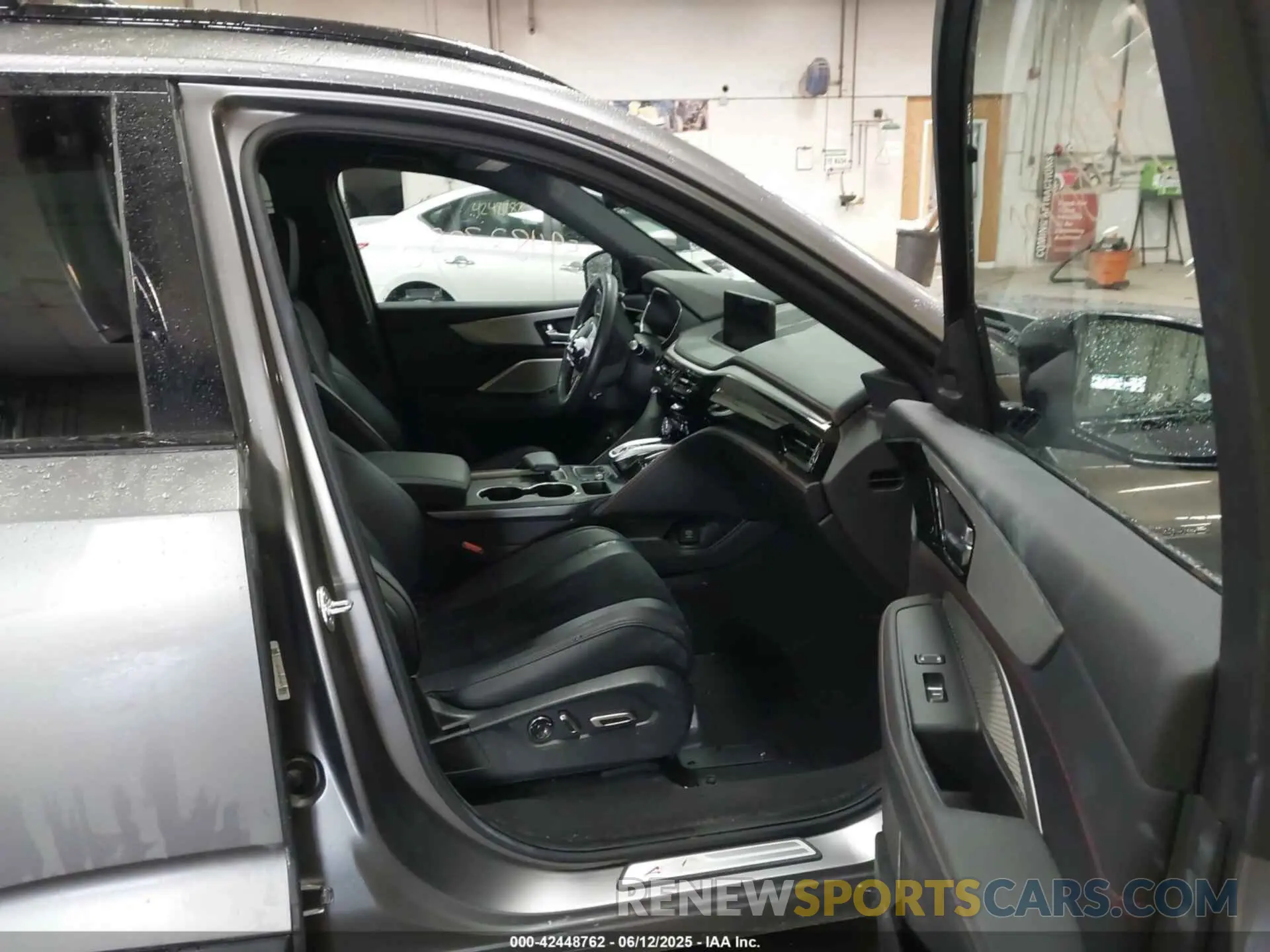 5 fotografías del automóvil dañado 5J8YE1H0XPL043110 ACURA MDX 2023