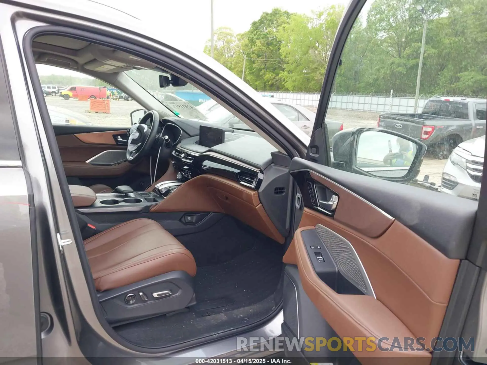 5 fotografías del automóvil dañado 5J8YE1H46PL039316 ACURA MDX 2023