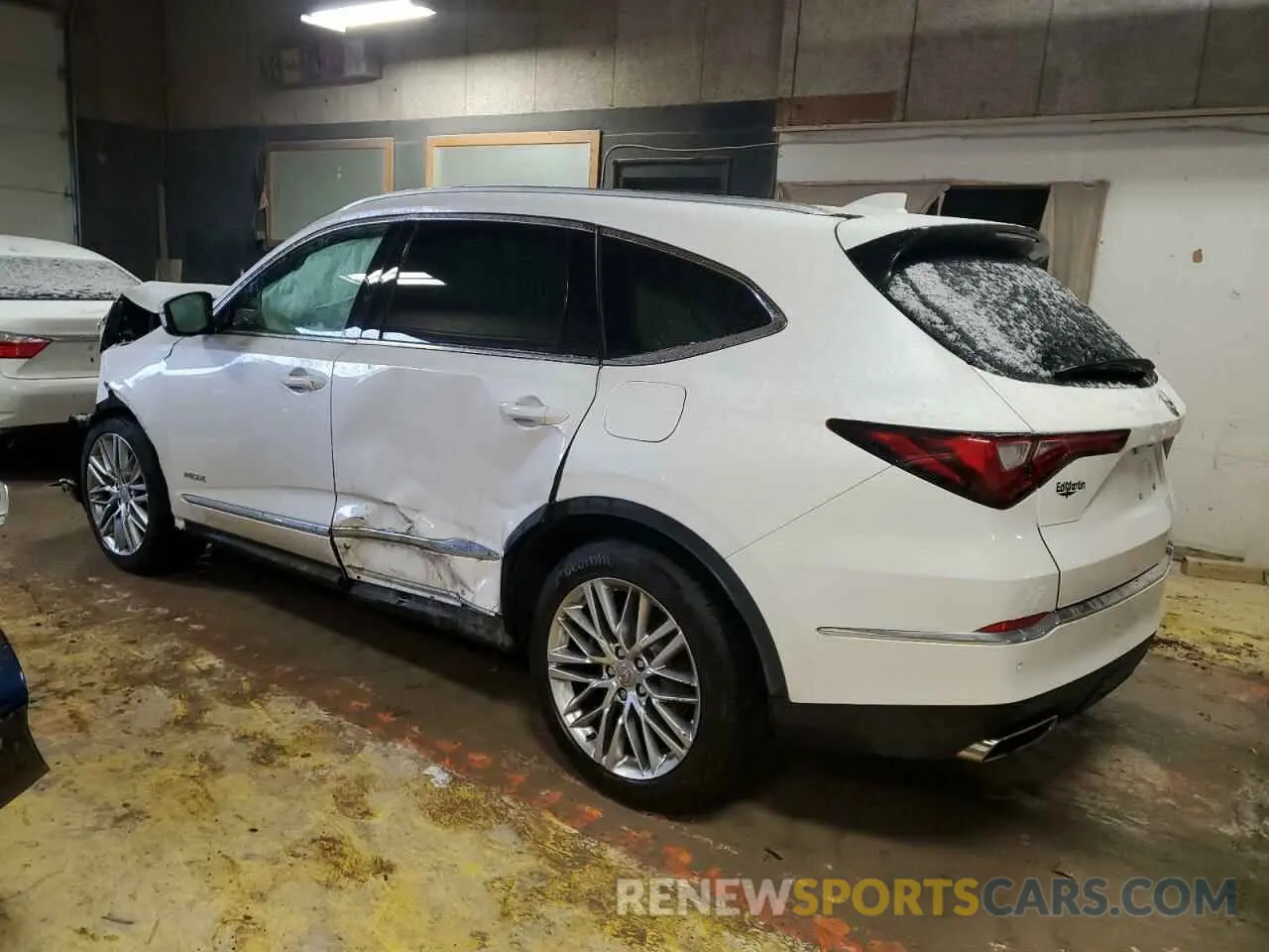 2 fotografías del automóvil dañado 5J8YE1H82PL024699 ACURA MDX 2023