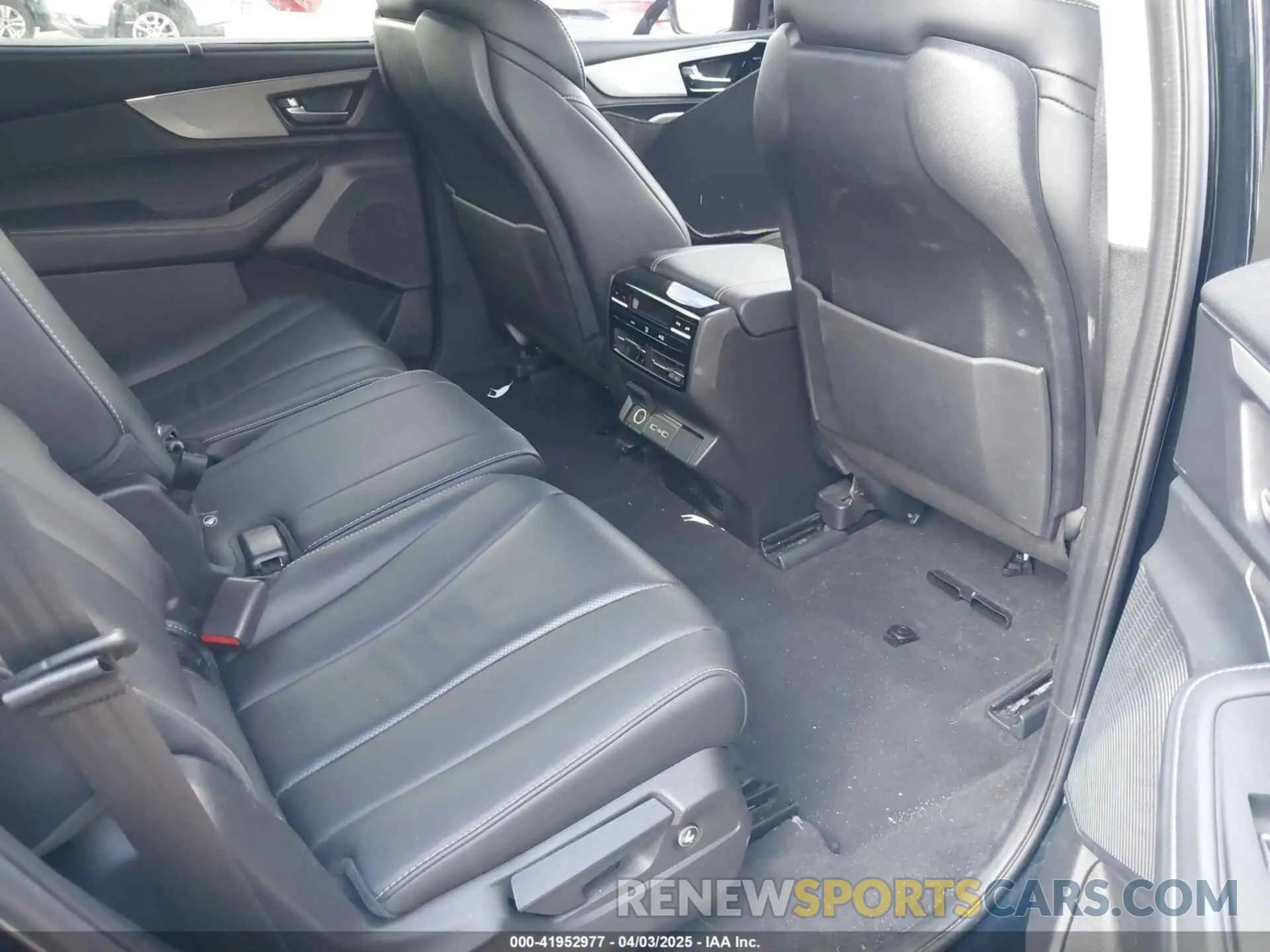 8 fotografías del automóvil dañado 5J8YD9H42RL002395 ACURA MDX 2024