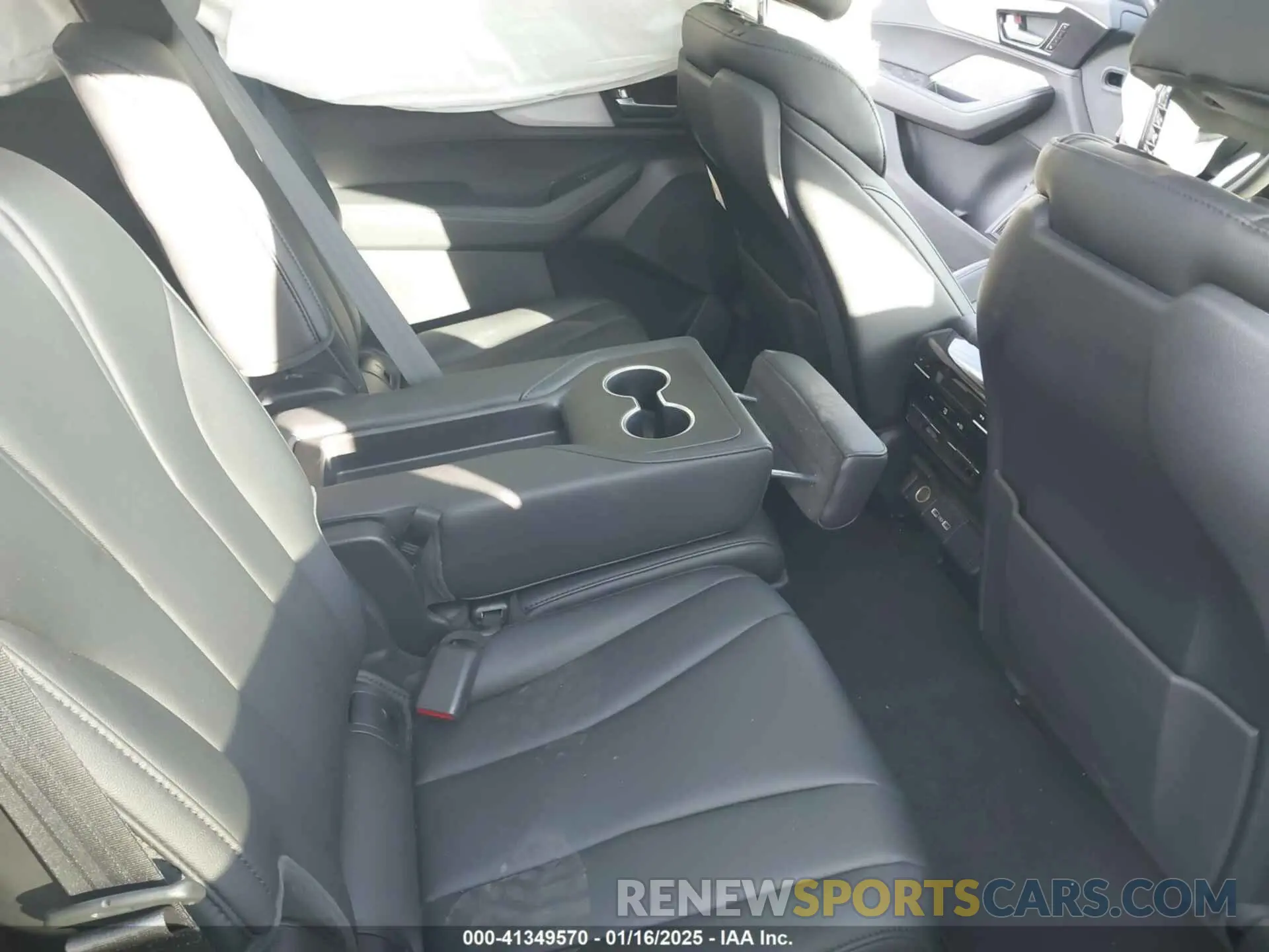 8 fotografías del automóvil dañado 5J8YE1H38RL035102 ACURA MDX 2024