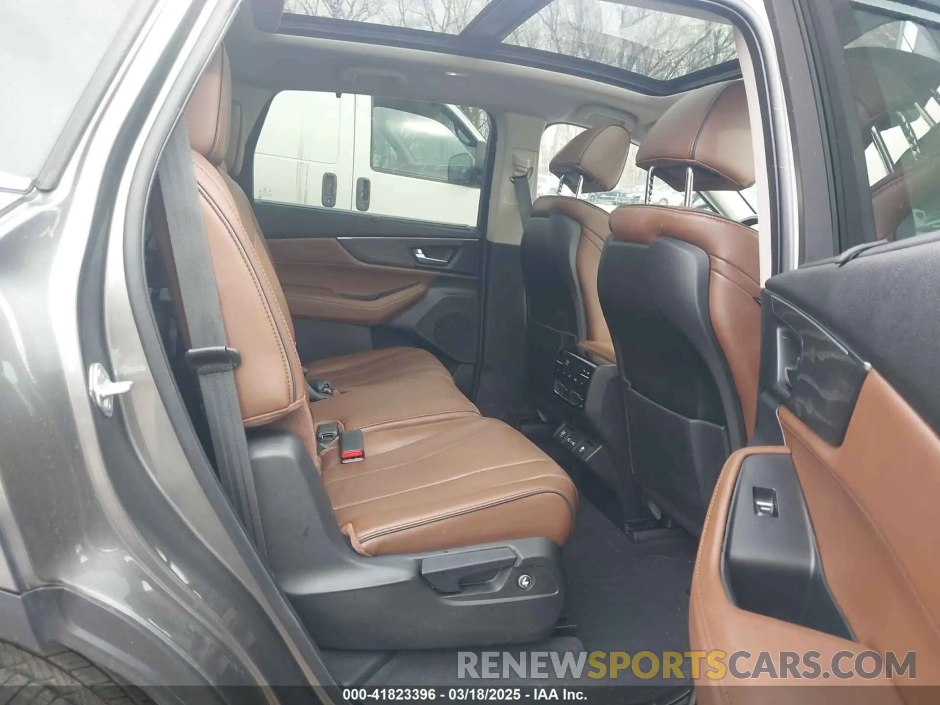8 fotografías del automóvil dañado 5J8YE1H88RL020028 ACURA MDX 2024