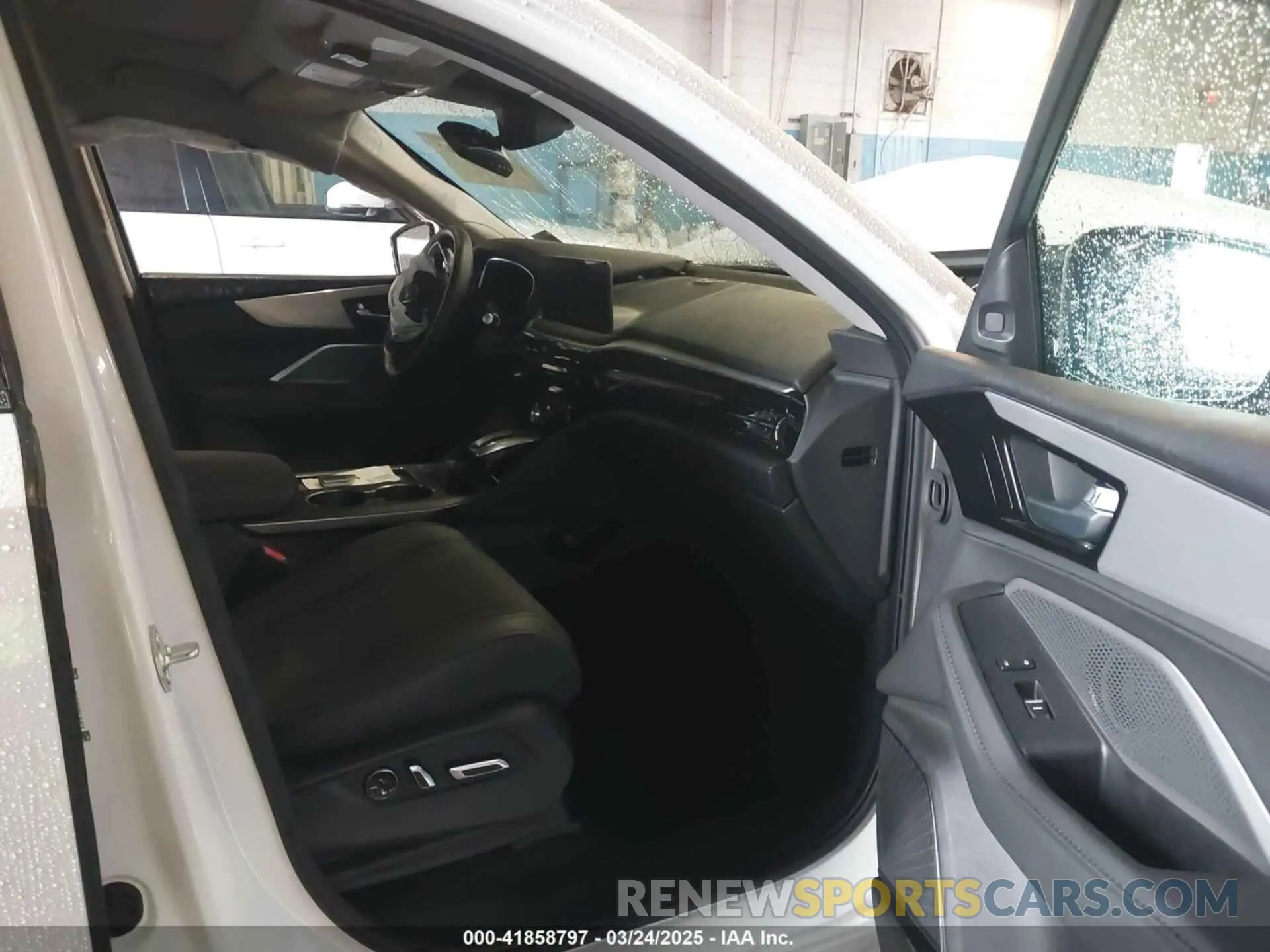 5 fotografías del automóvil dañado 5J8YE1H32SL010010 ACURA MDX 2025