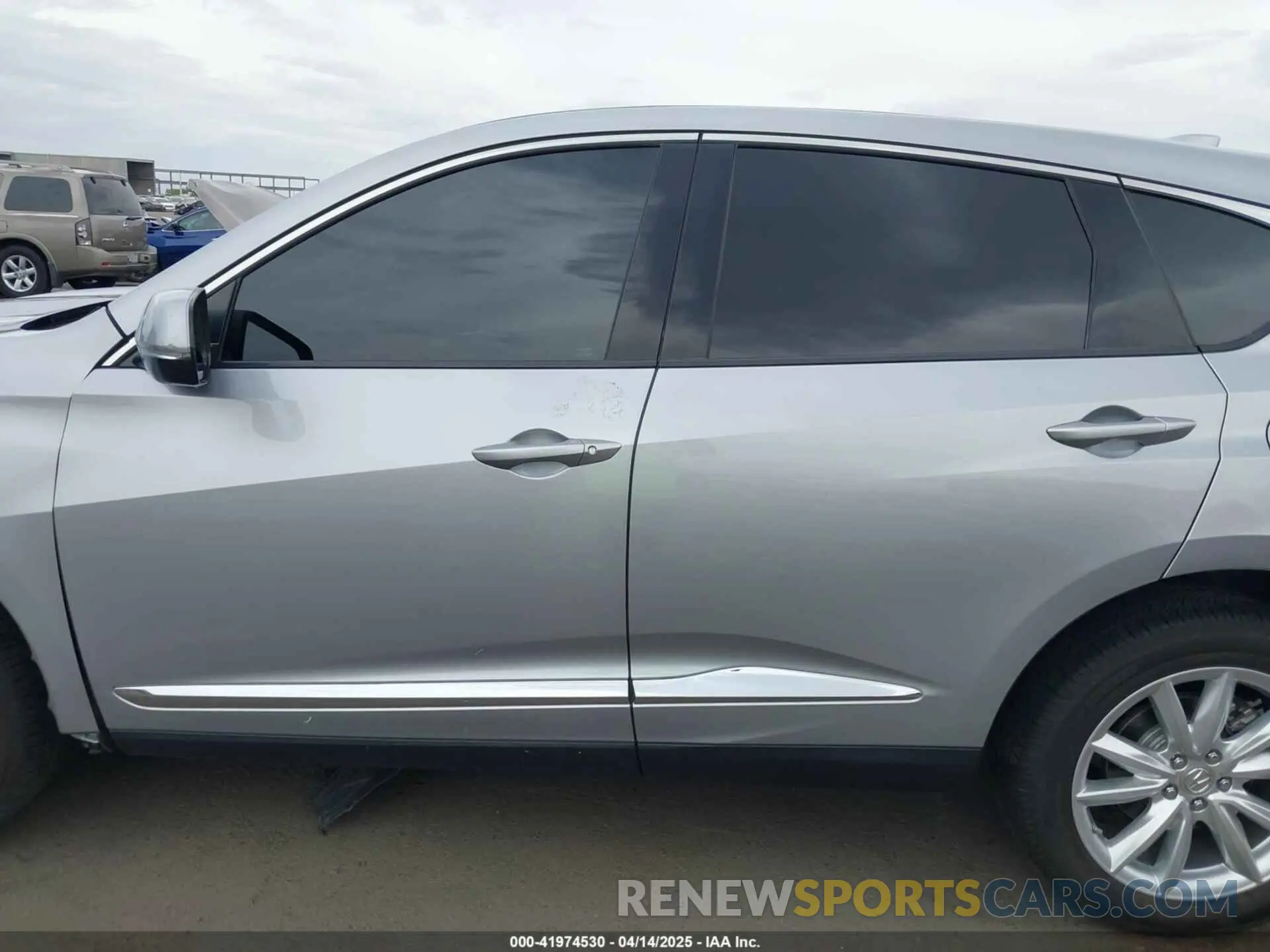14 fotografías del automóvil dañado 5J8TC1H33KL014325 ACURA RDX 2019