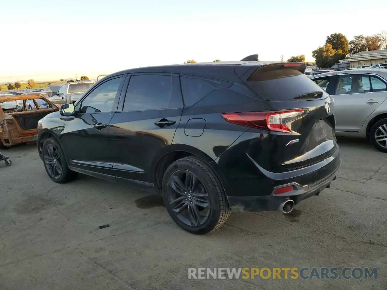 2 fotografías del automóvil dañado 5J8TC1H61KL008131 ACURA RDX 2019