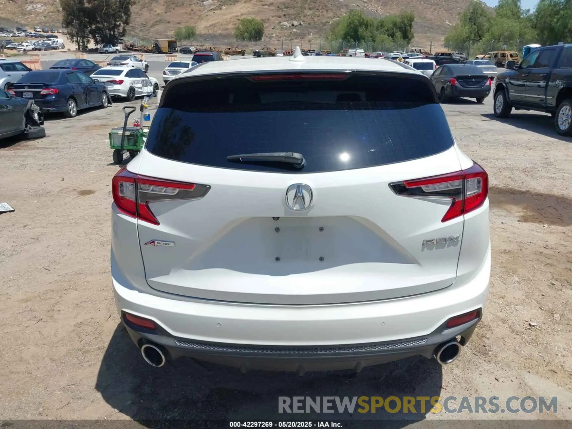 16 fotografías del automóvil dañado 5J8TC1H64KL000301 ACURA RDX 2019