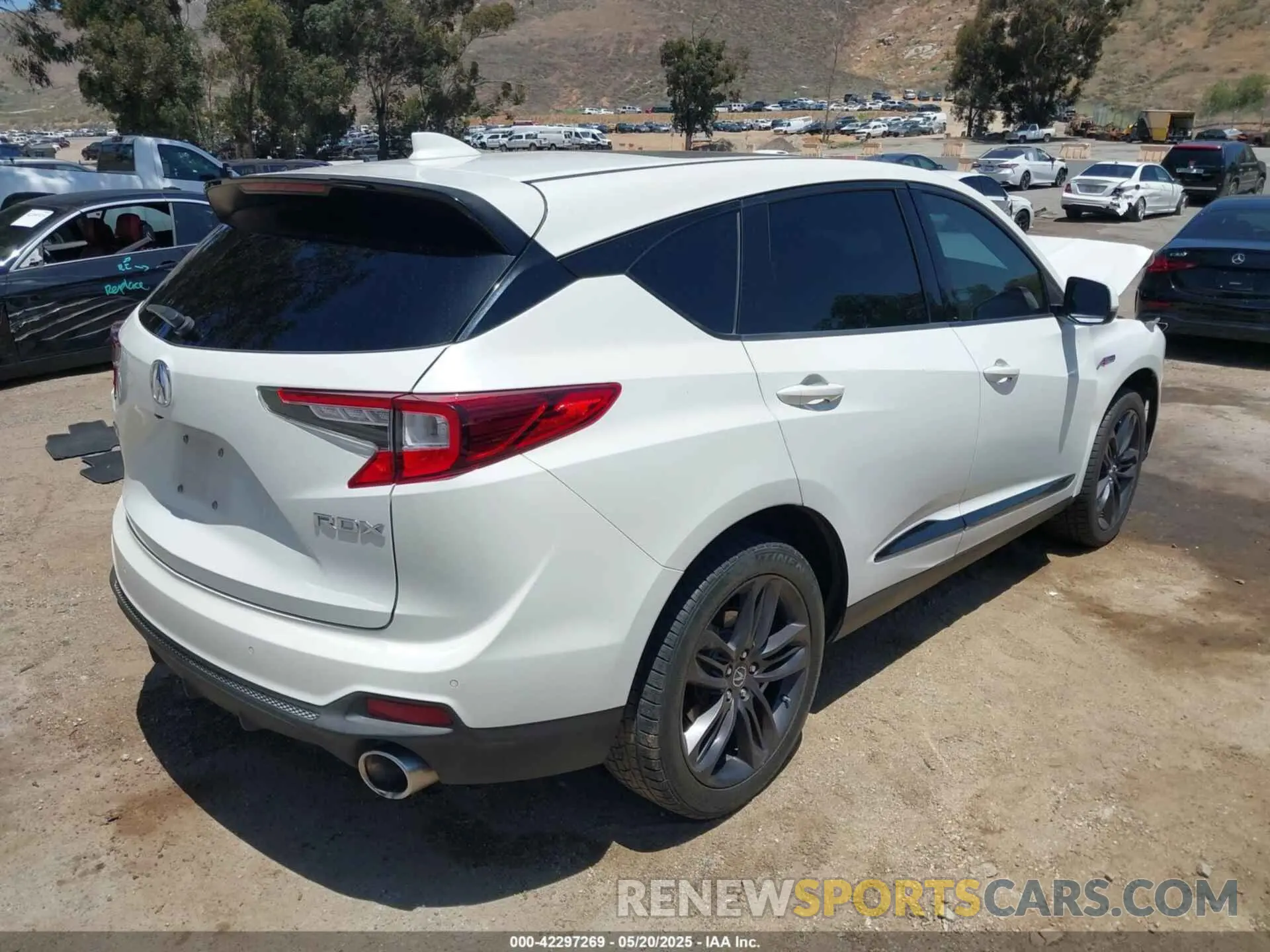 4 fotografías del automóvil dañado 5J8TC1H64KL000301 ACURA RDX 2019