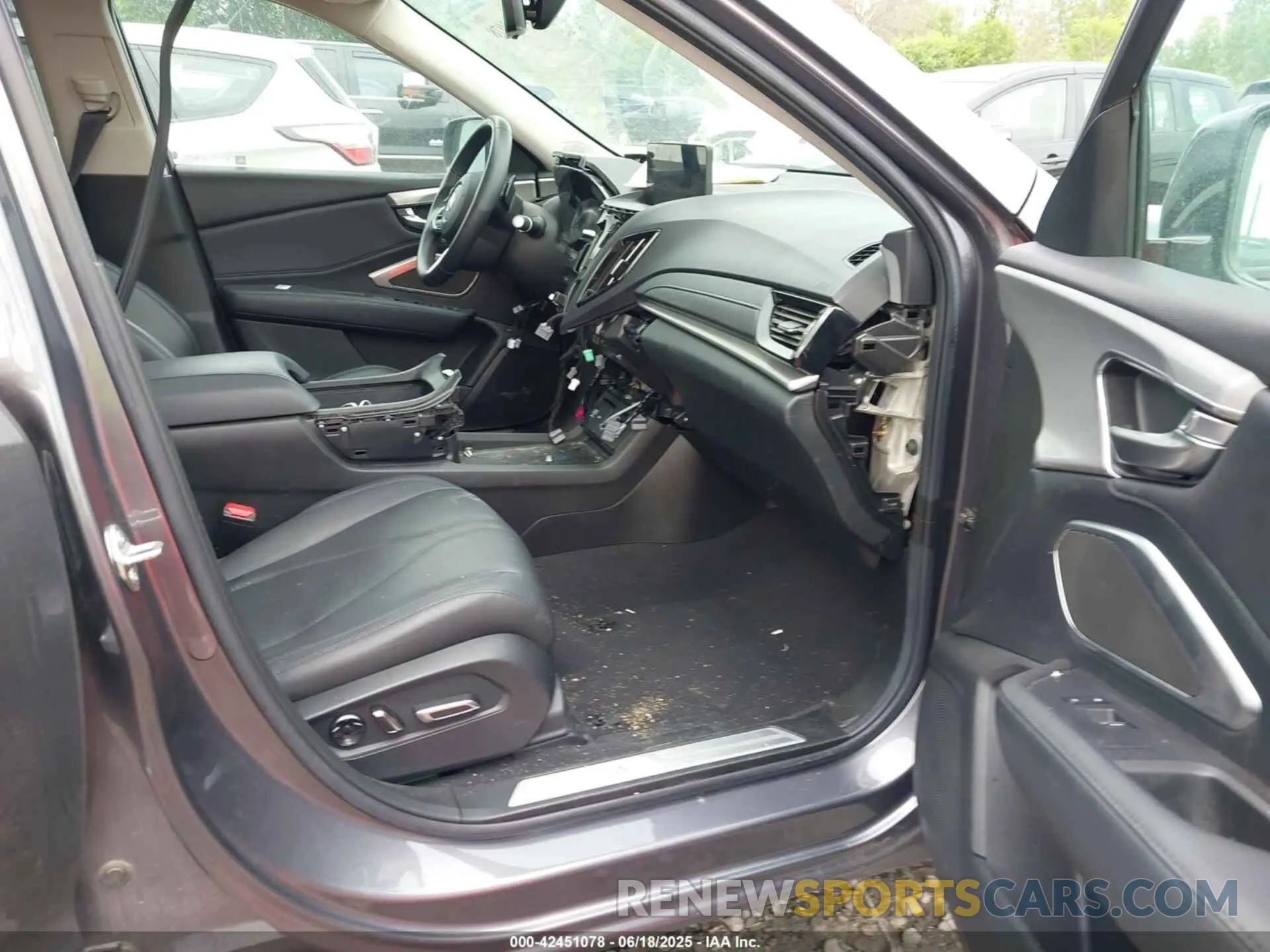 5 fotografías del automóvil dañado 5J8TC2H37KL034504 ACURA RDX 2019