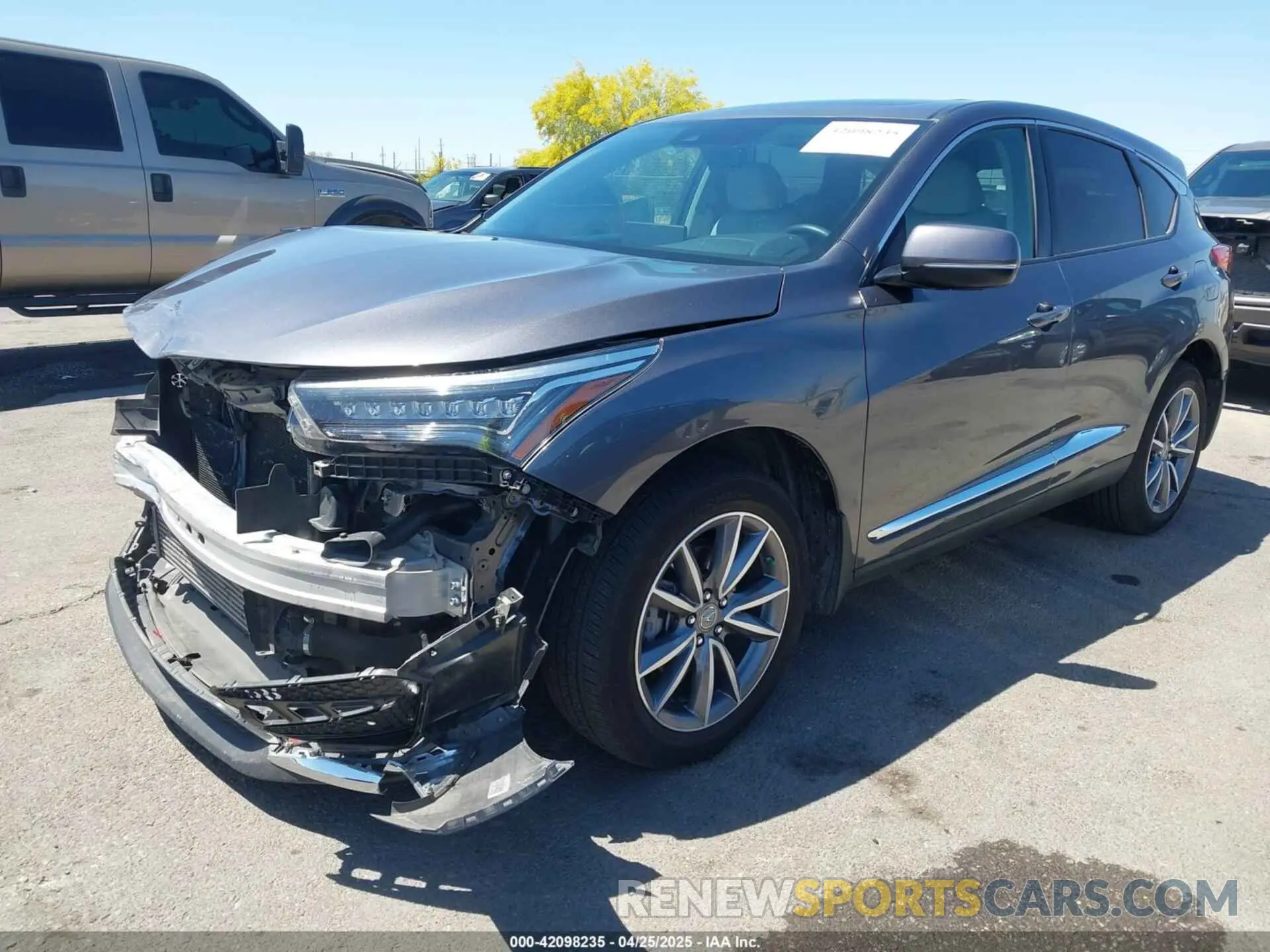 2 fotografías del automóvil dañado 5J8TC2H5XKL005340 ACURA RDX 2019