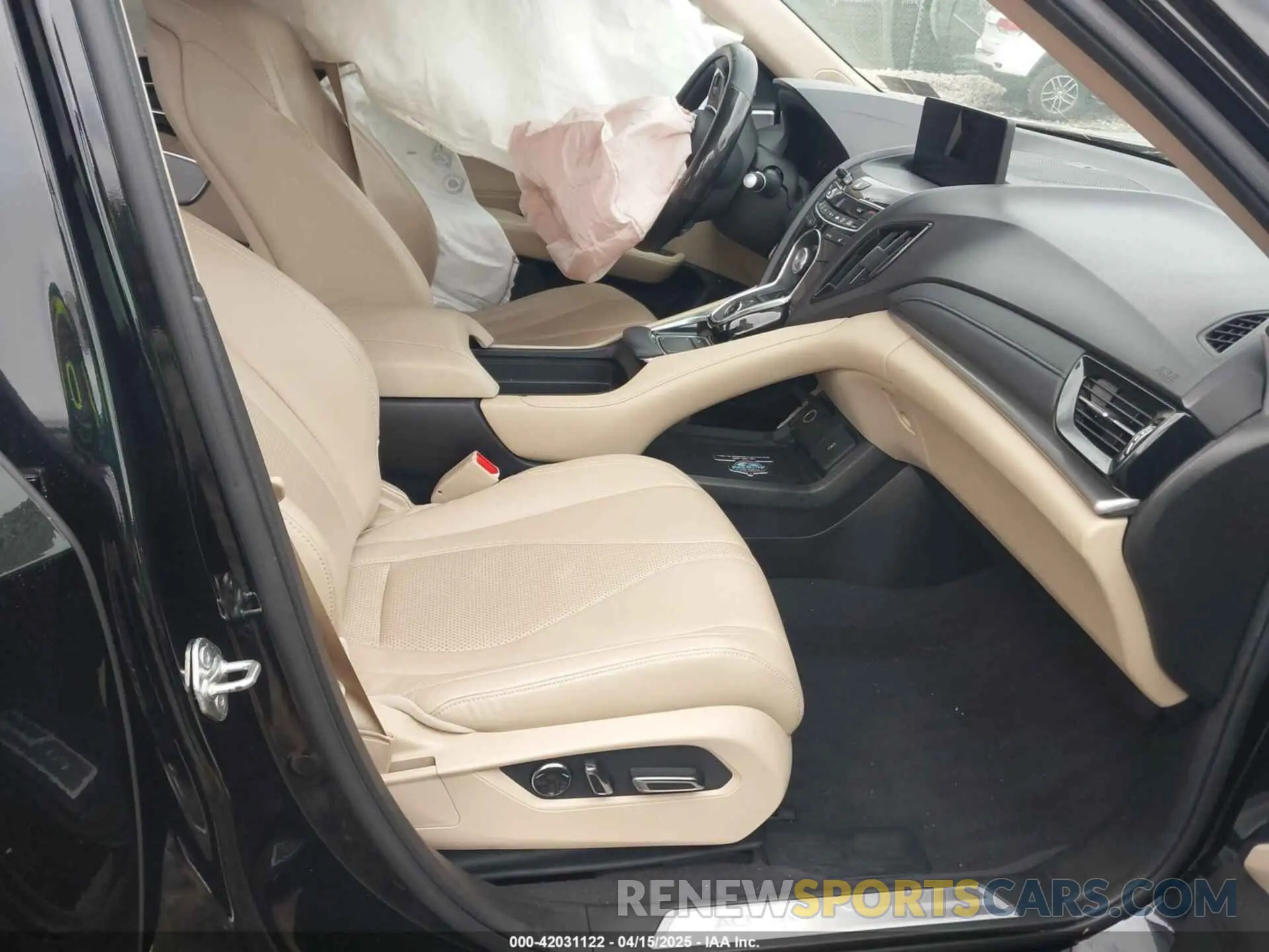 5 fotografías del automóvil dañado 5J8TC2H5XKL012224 ACURA RDX 2019