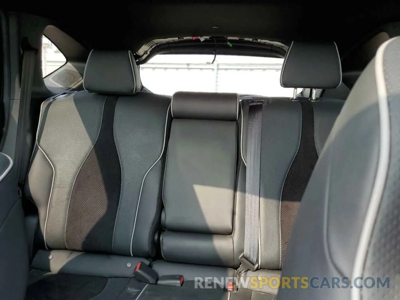 10 fotografías del automóvil dañado 5J8TC2H6XKL808495 ACURA RDX 2019
