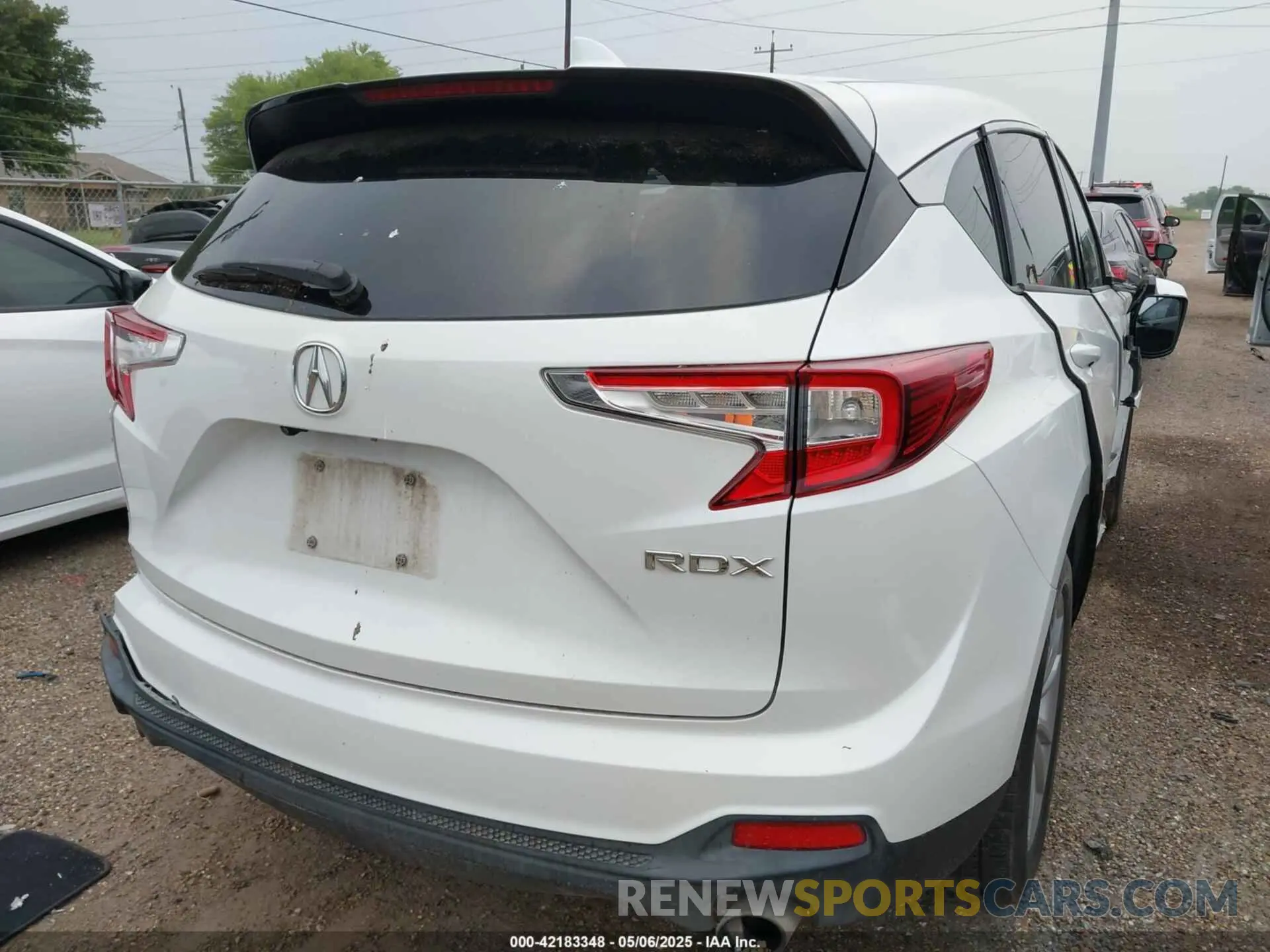 4 fotografías del automóvil dañado 5J8TC1H36LL008326 ACURA RDX 2020