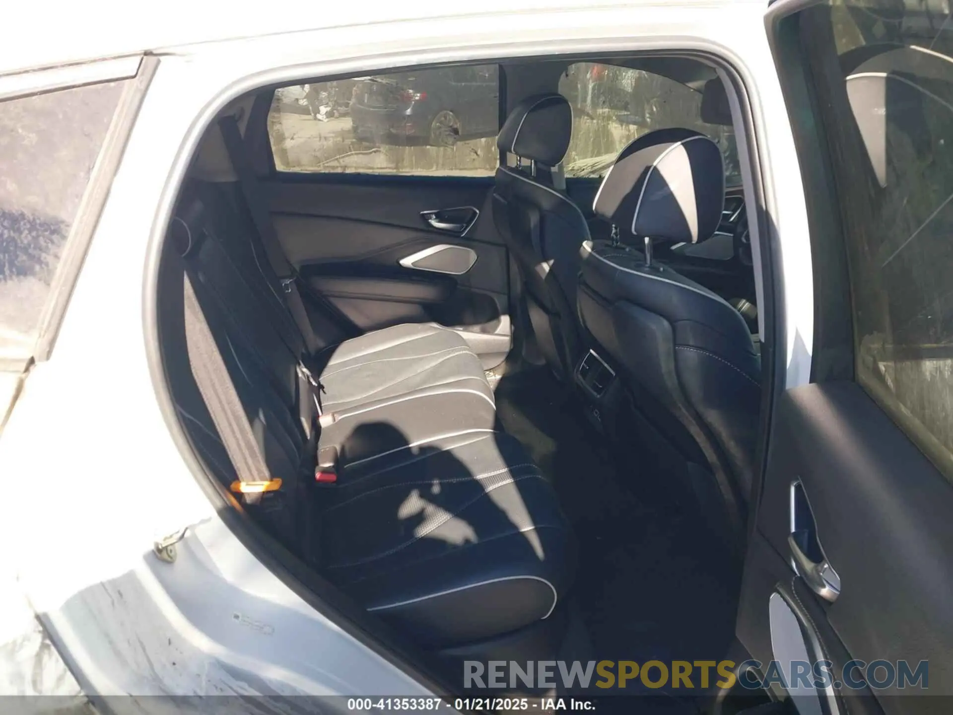 8 fotografías del automóvil dañado 5J8TC1H75LL017246 ACURA RDX 2020