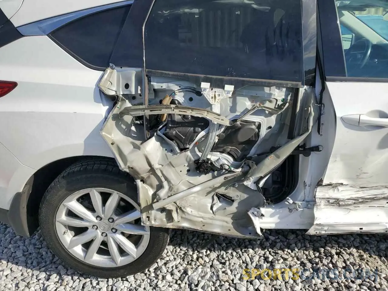 11 fotografías del automóvil dañado 5J8TC2H30LL009042 ACURA RDX 2020