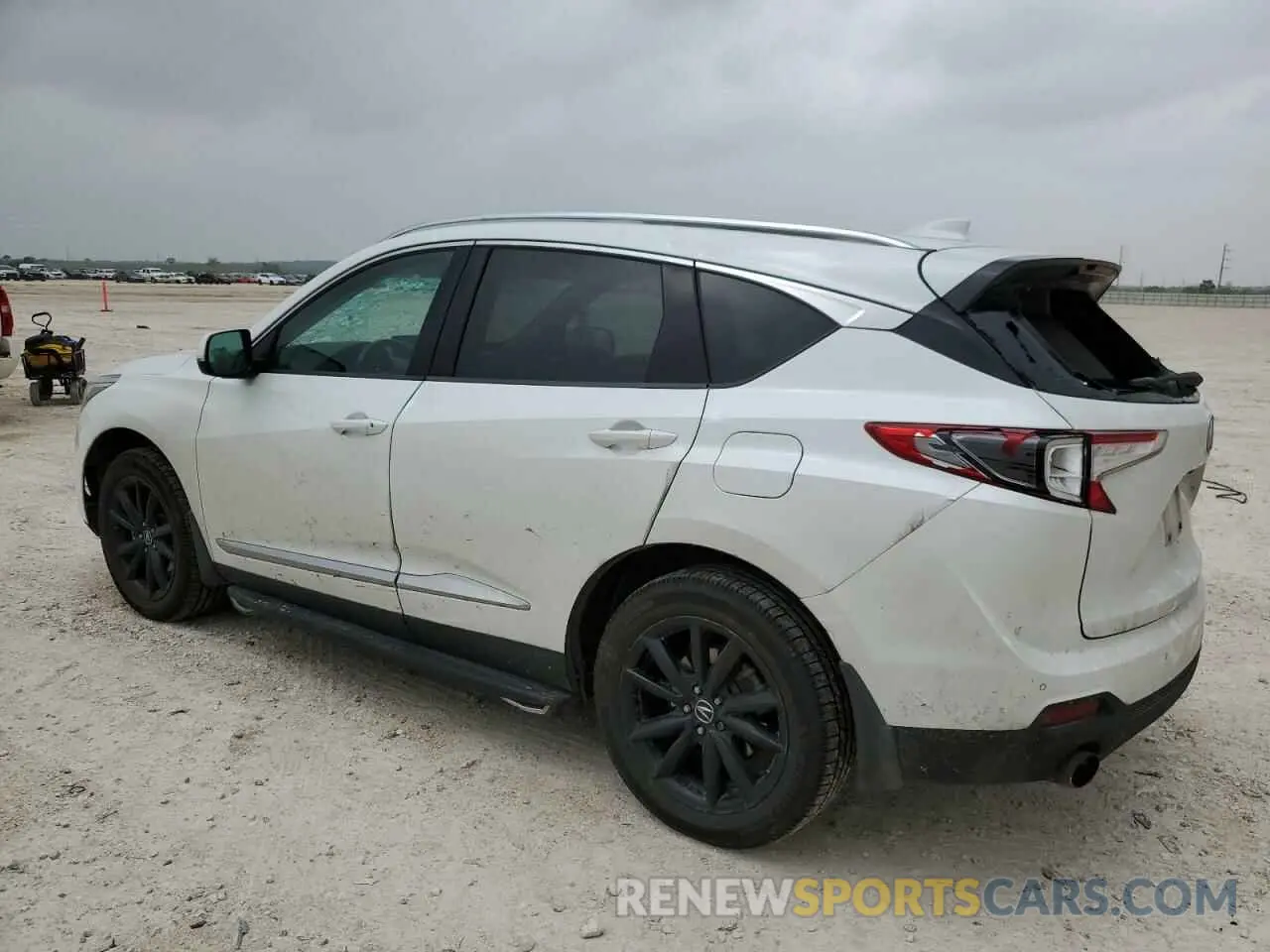 2 fotografías del automóvil dañado 5J8TC2H52LL001235 ACURA RDX 2020
